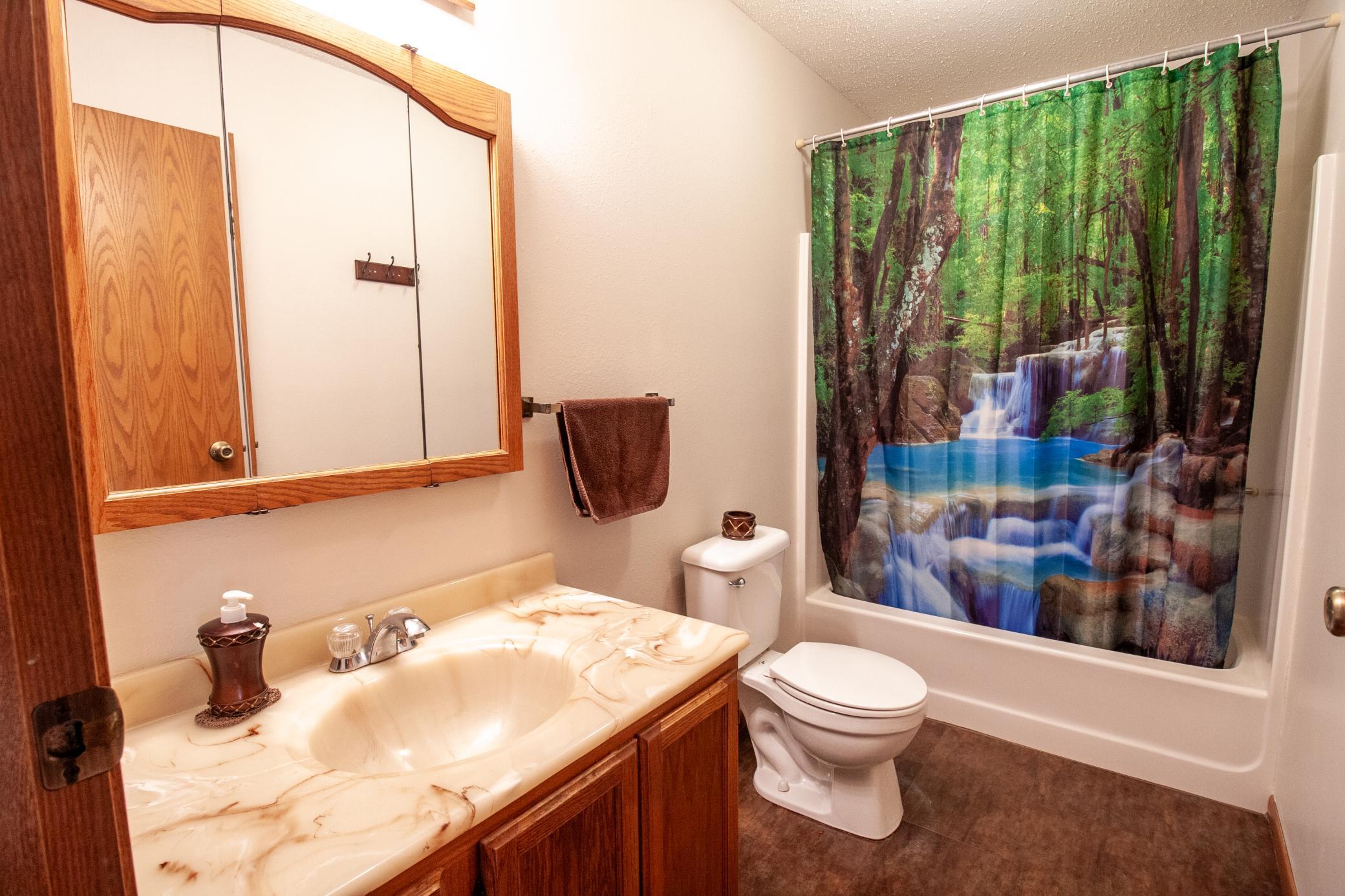 1985 single family home for sale at 2046 Northwood Lane in Fergus Falls, MN — 4 bed, 3 bath (photo 30 of 40)