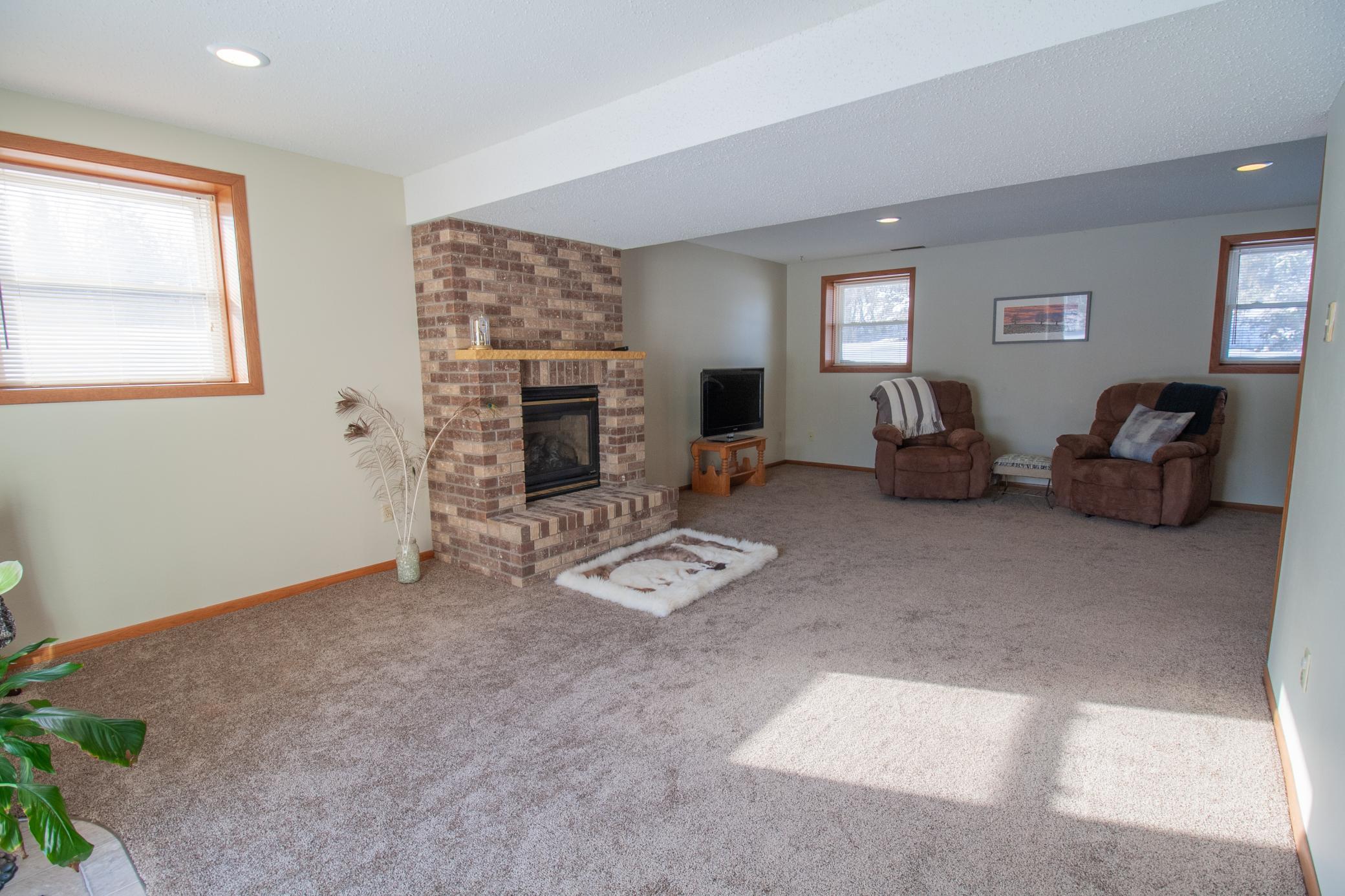 1985 single family home for sale at 2046 Northwood Lane in Fergus Falls, MN — 4 bed, 3 bath (photo 33 of 40)
