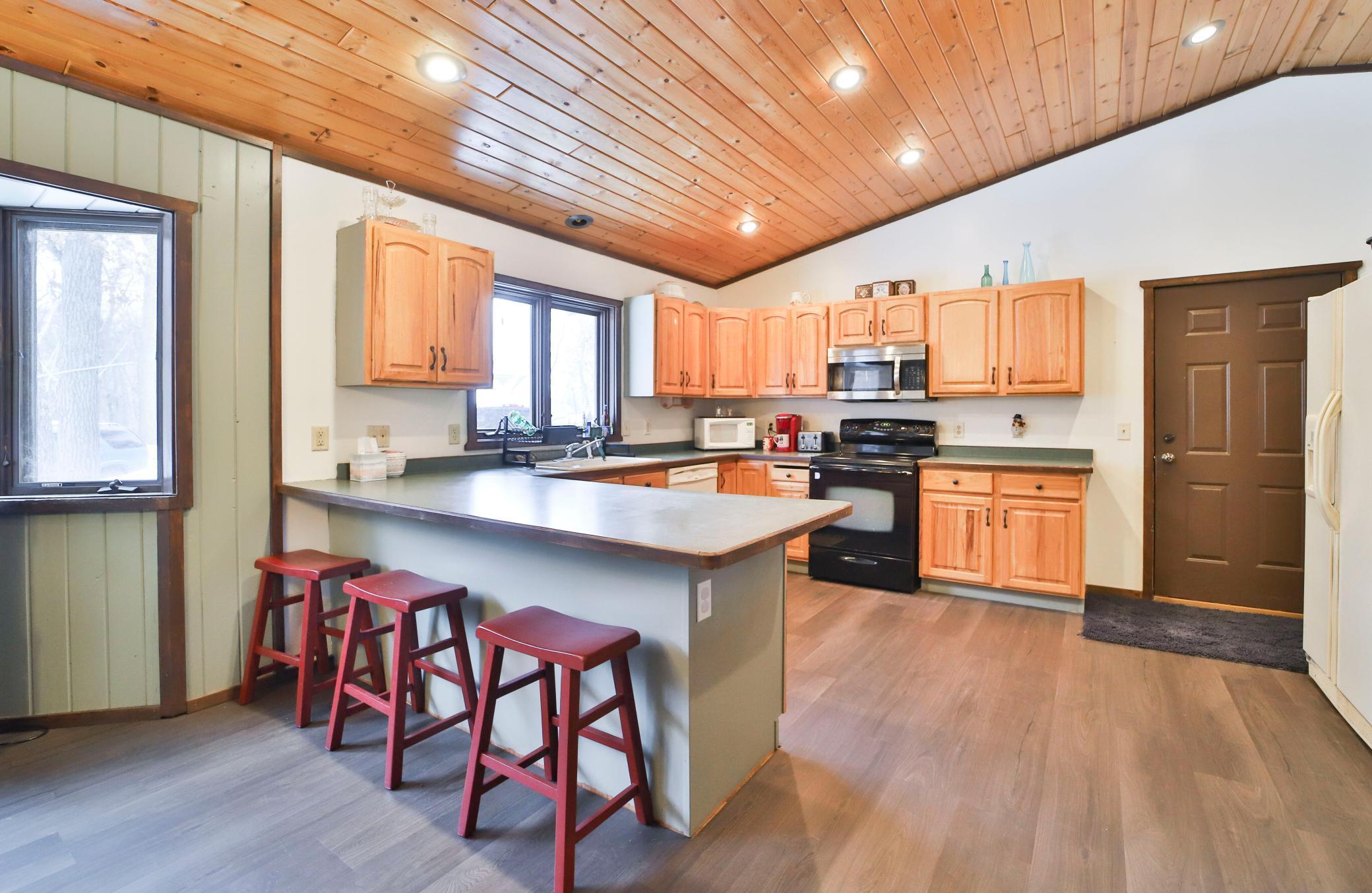 1998 single family home for sale at 10824 1st Street Circle in Breezy Point, MN — 4 bed, 3 bath (photo 2 of 52)
