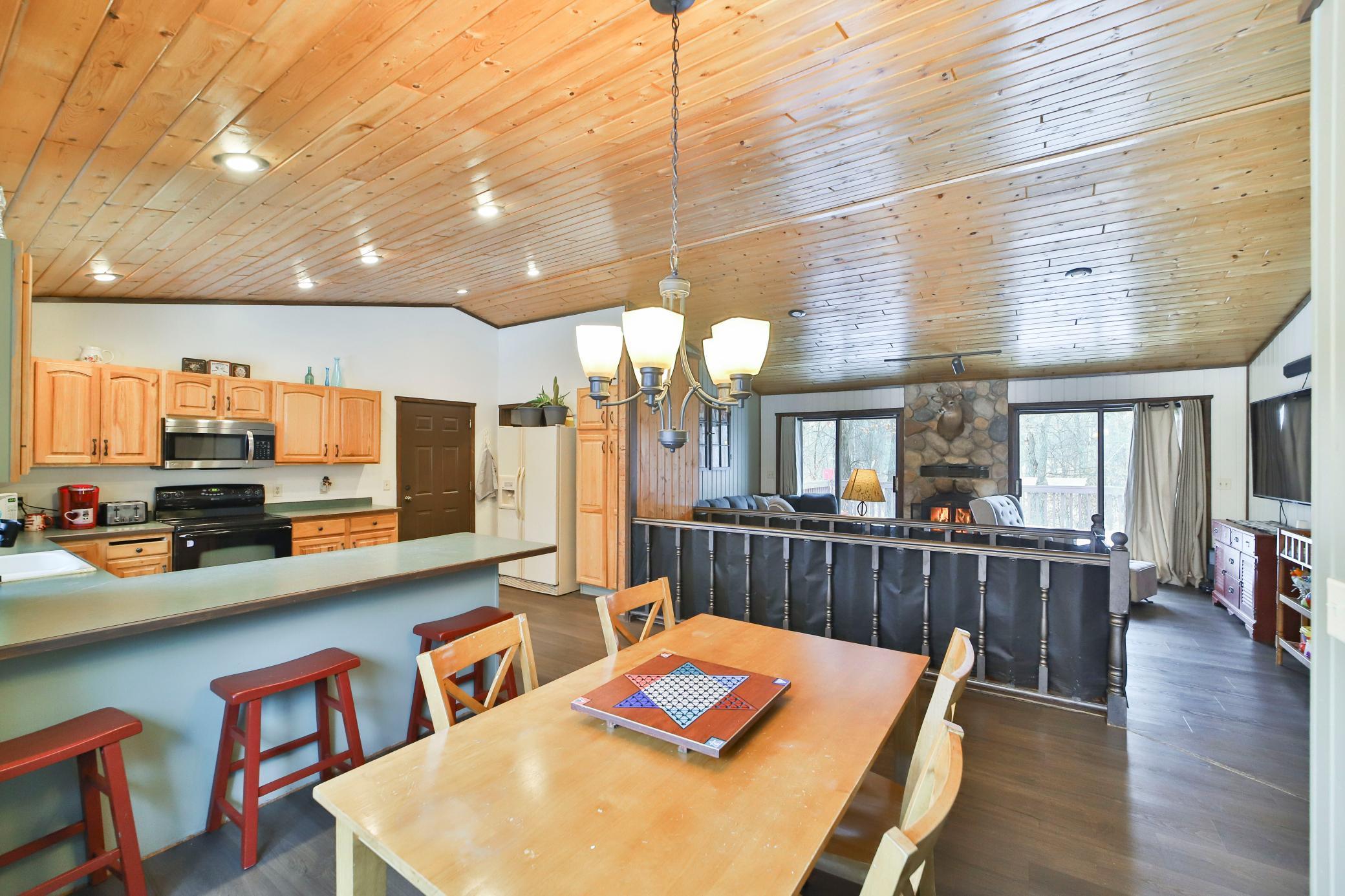 1998 single family home for sale at 10824 1st Street Circle in Breezy Point, MN — 4 bed, 3 bath (photo 14 of 52)