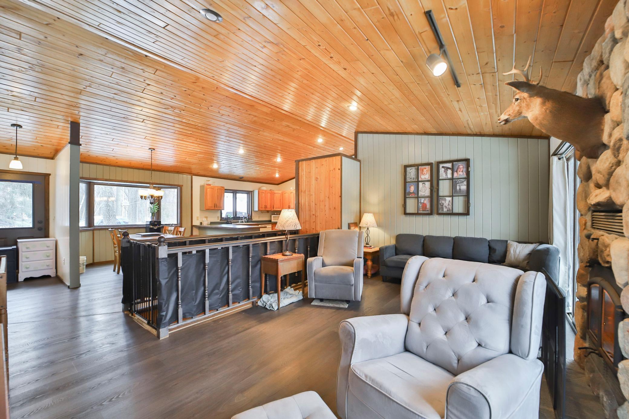1998 single family home for sale at 10824 1st Street Circle in Breezy Point, MN — 4 bed, 3 bath (photo 21 of 52)