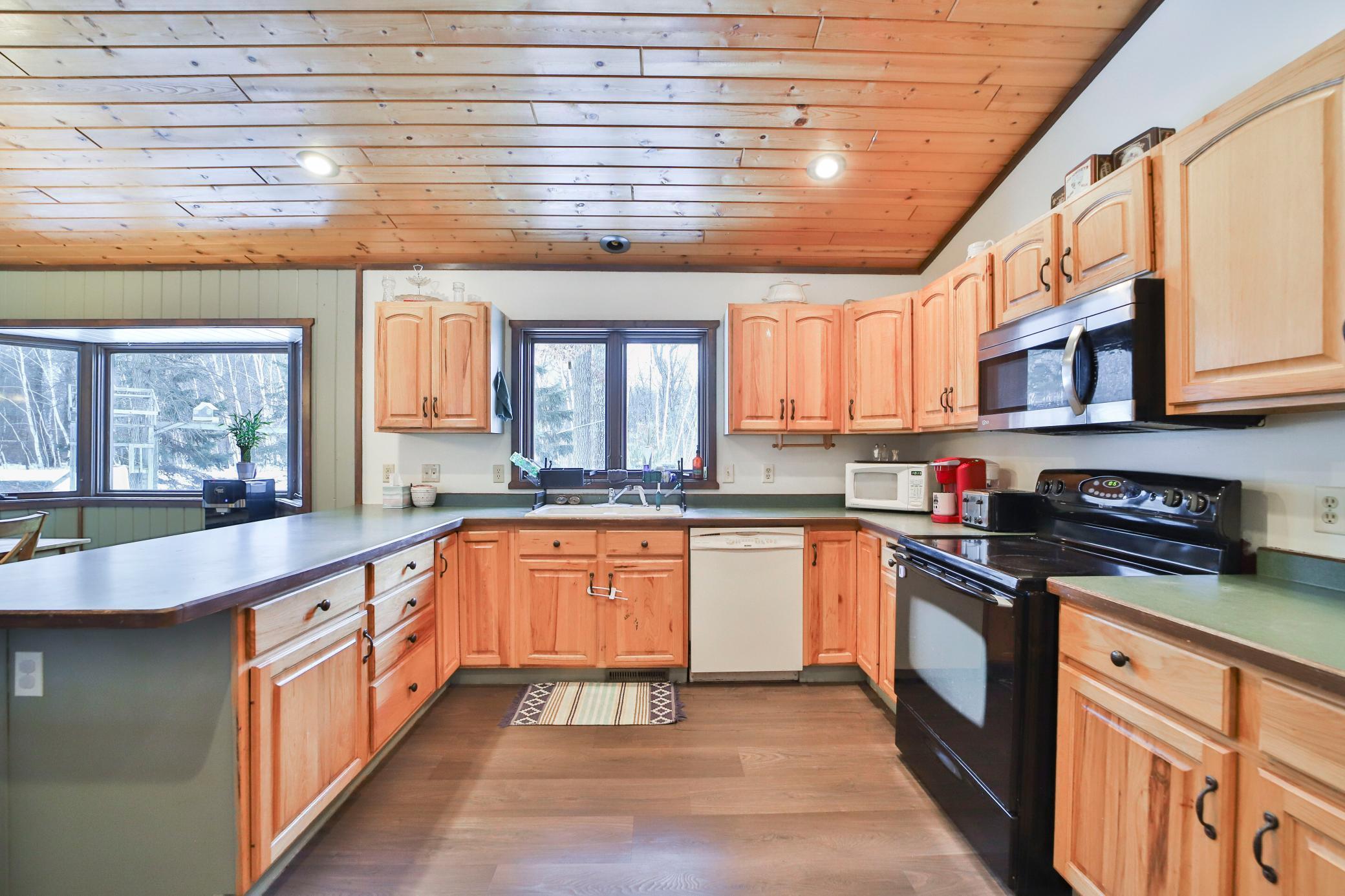 1998 single family home for sale at 10824 1st Street Circle in Breezy Point, MN — 4 bed, 3 bath (photo 4 of 52)