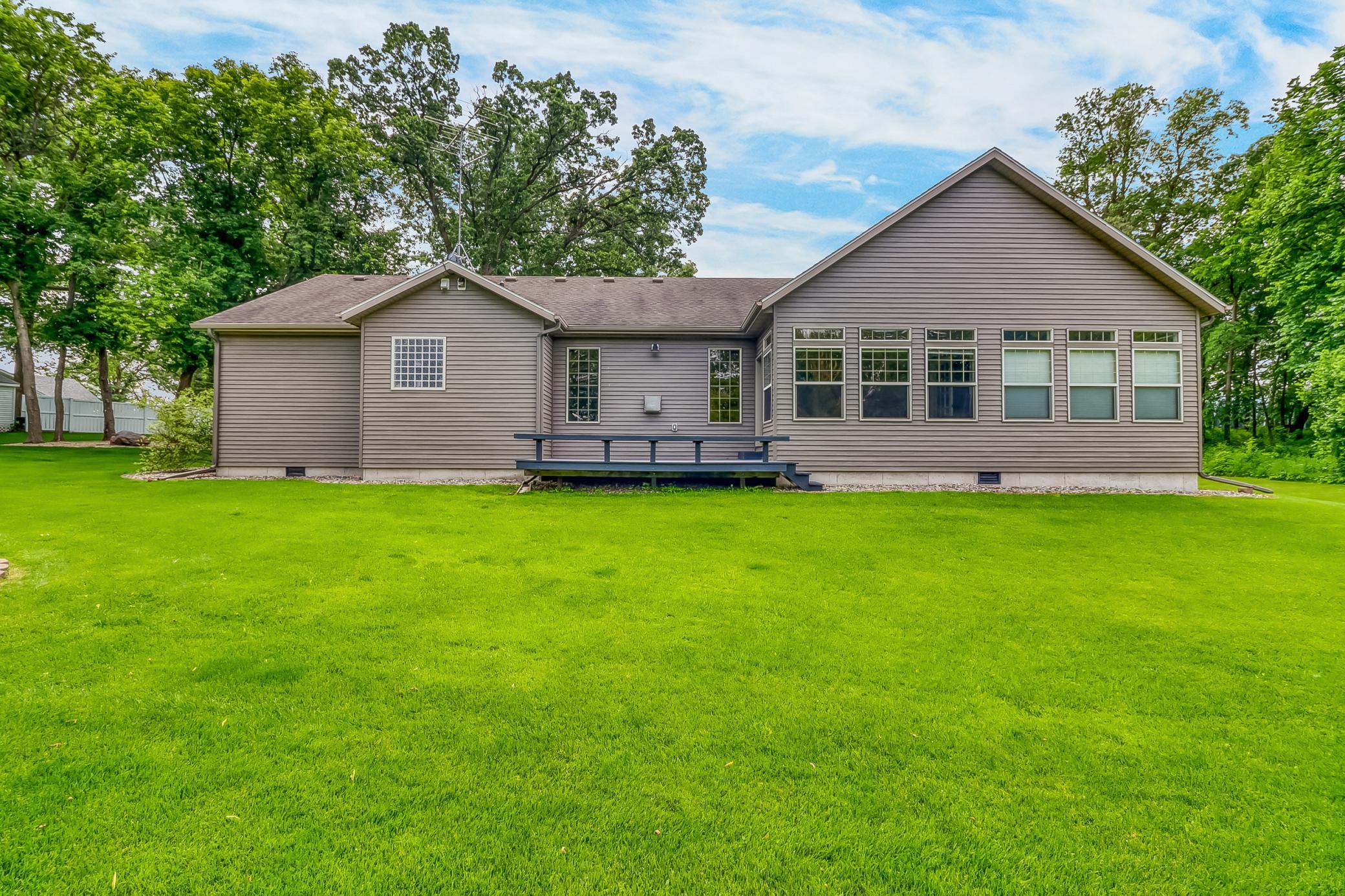 2003 single family home for sale at 46747 Poss Beach Road in Pelican Rapids, MN — 4 bed, 3 bath (photo 5 of 39)