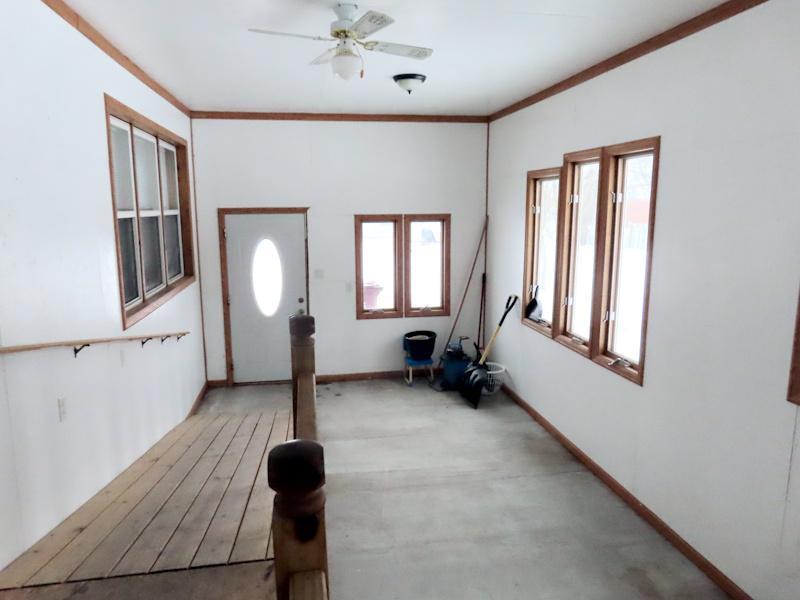 1997 single family home for sale at 18340 US Highway 59 NE in Thief River Falls, MN — 3 bed, 2 bath (photo 3 of 34)