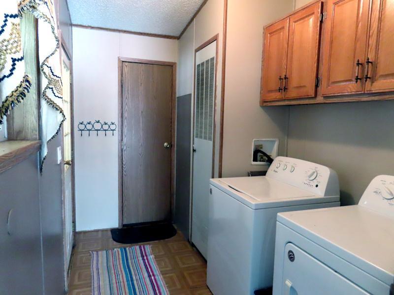 1997 single family home for sale at 18340 US Highway 59 NE in Thief River Falls, MN — 3 bed, 2 bath (photo 4 of 34)