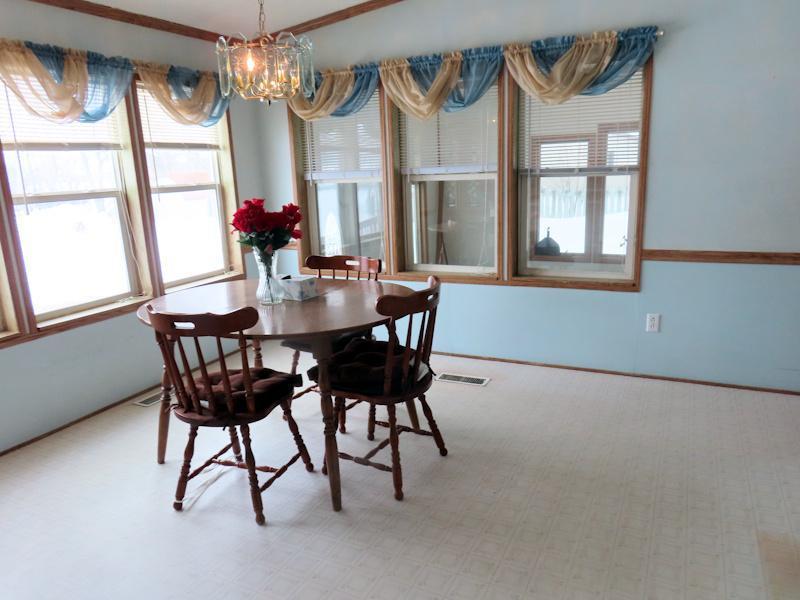1997 single family home for sale at 18340 US Highway 59 NE in Thief River Falls, MN — 3 bed, 2 bath (photo 5 of 34)