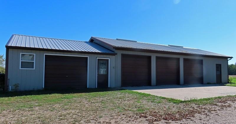 1997 single family home for sale at 18340 US Highway 59 NE in Thief River Falls, MN — 3 bed, 2 bath (photo 33 of 34)