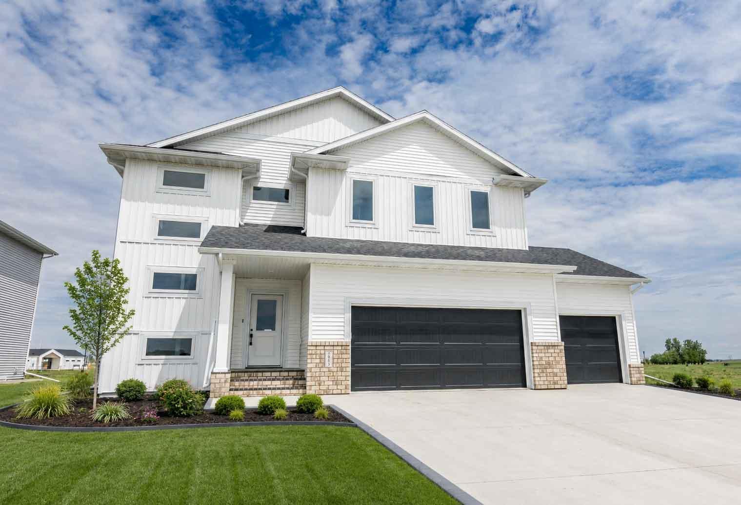 2025 single family home for sale at 6863 Sun Valley Blvd in Horace, ND — 3 bed, 3 bath