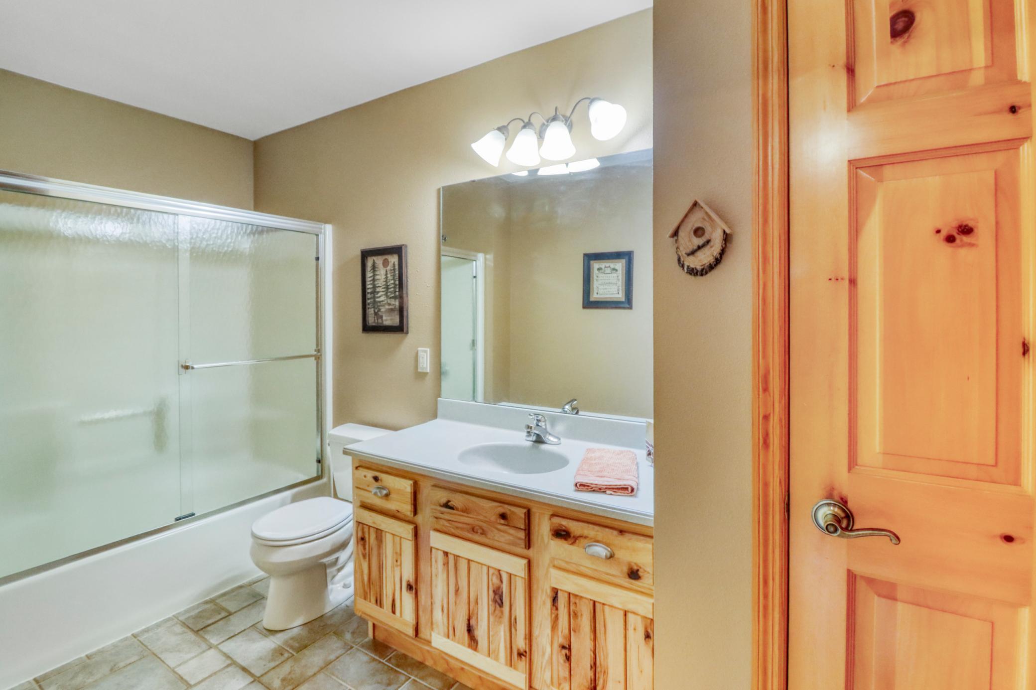2000 single family home for sale at 32360 SW Pickerel Lake Road in Detroit Lakes, MN — 4 bed, 3 bath (photo 20 of 61)