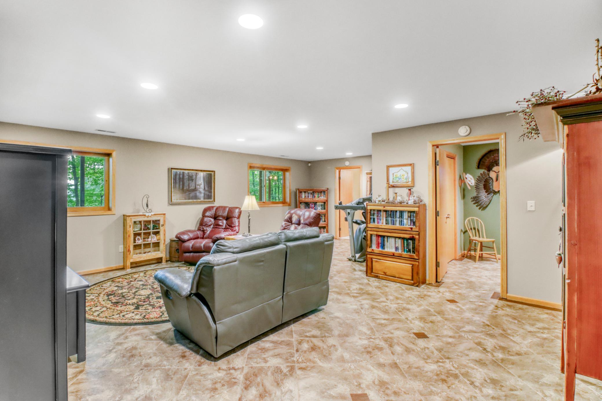 2000 single family home for sale at 32360 SW Pickerel Lake Road in Detroit Lakes, MN — 4 bed, 3 bath (photo 33 of 61)