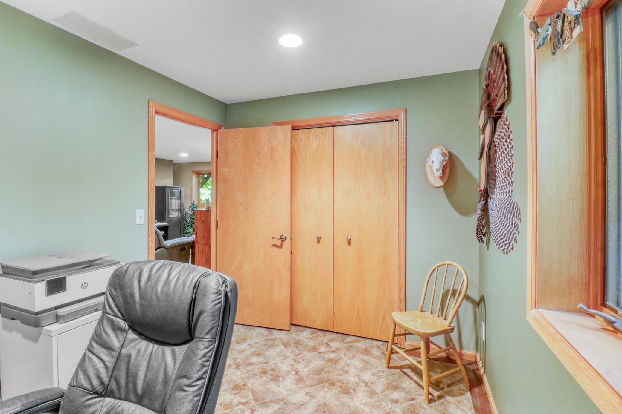 2000 single family home for sale at 32360 SW Pickerel Lake Road in Detroit Lakes, MN — 4 bed, 3 bath (photo 37 of 61)