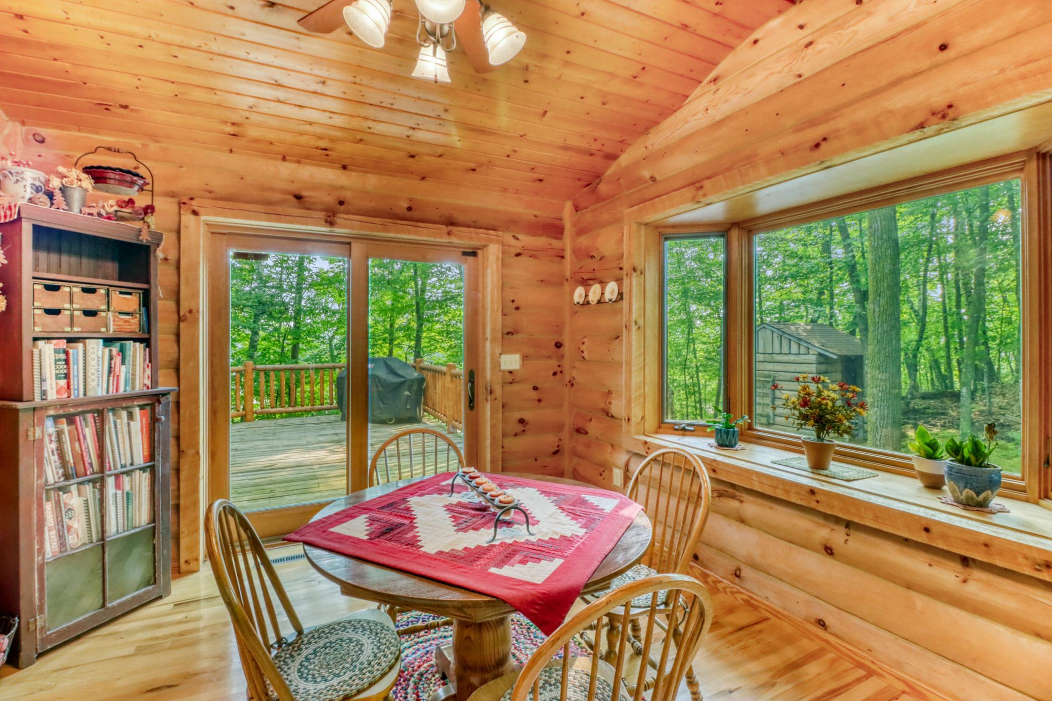 2000 single family home for sale at 32360 SW Pickerel Lake Road in Detroit Lakes, MN — 4 bed, 3 bath (photo 8 of 61)