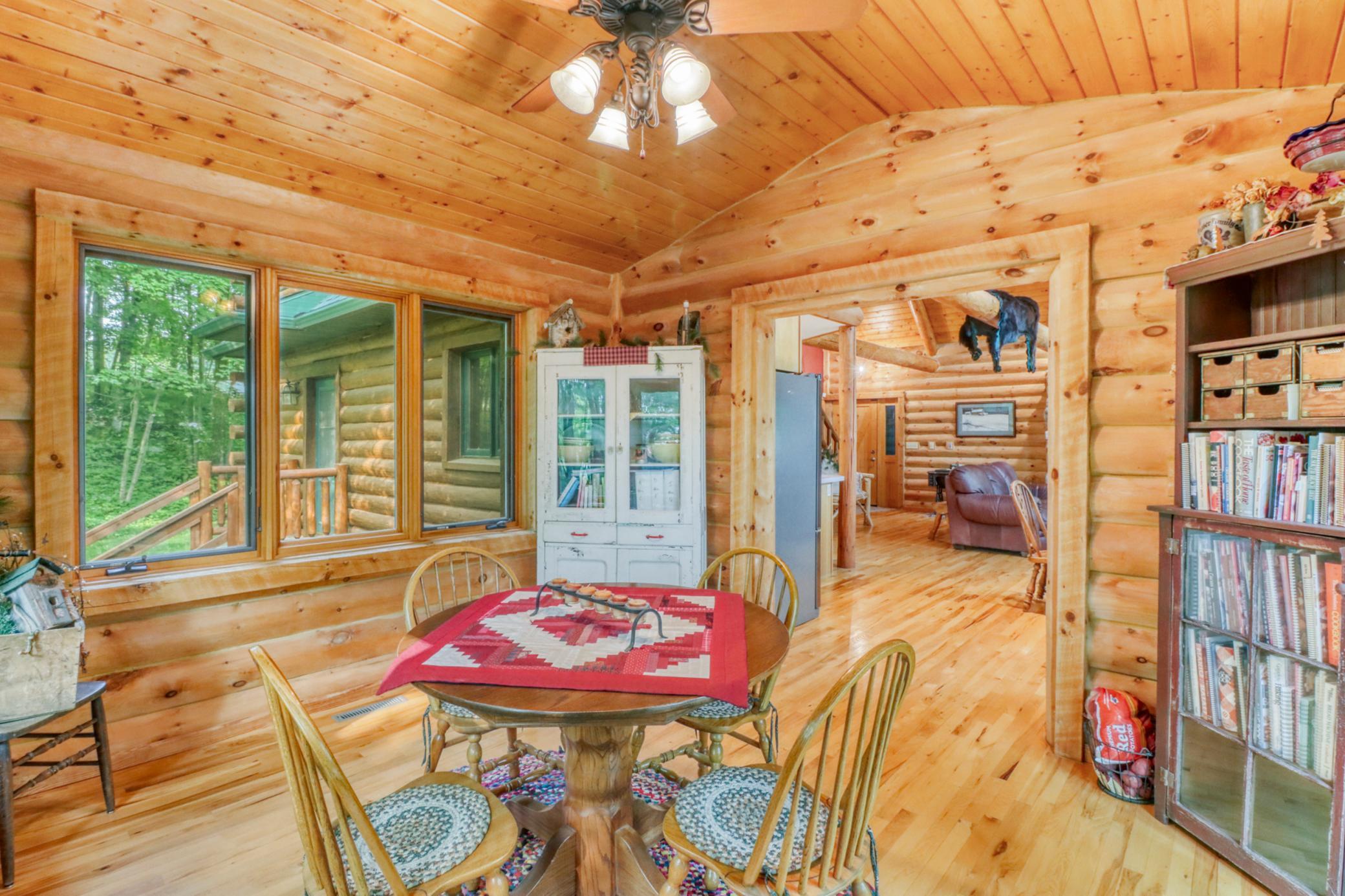2000 single family home for sale at 32360 SW Pickerel Lake Road in Detroit Lakes, MN — 4 bed, 3 bath (photo 10 of 61)