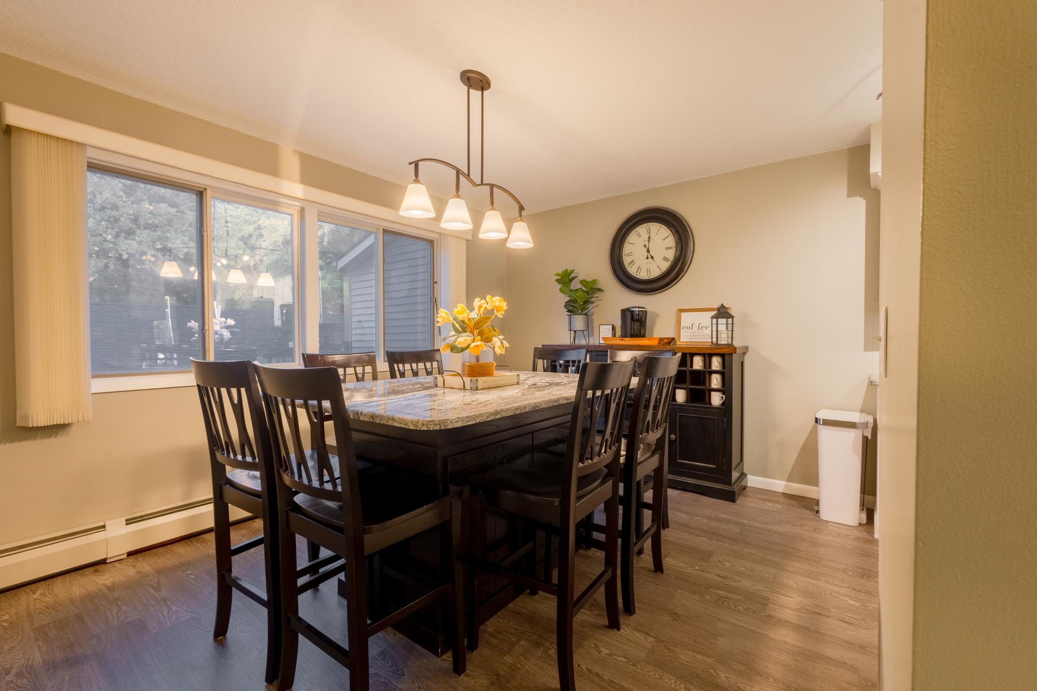 1975 townhouse for sale at 2520 Le Homme Dieu Heights NE in Alexandria, MN — 4 bed, 3 bath (photo 19 of 28)