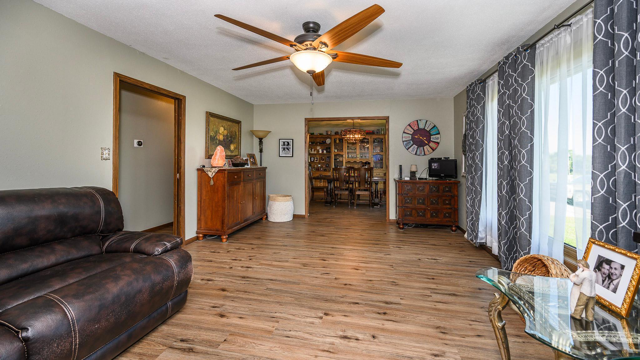 1976 single family home for sale at 8155 34th Avenue SE in Wishek, ND — 4 bed, 3 bath (photo 16 of 69)