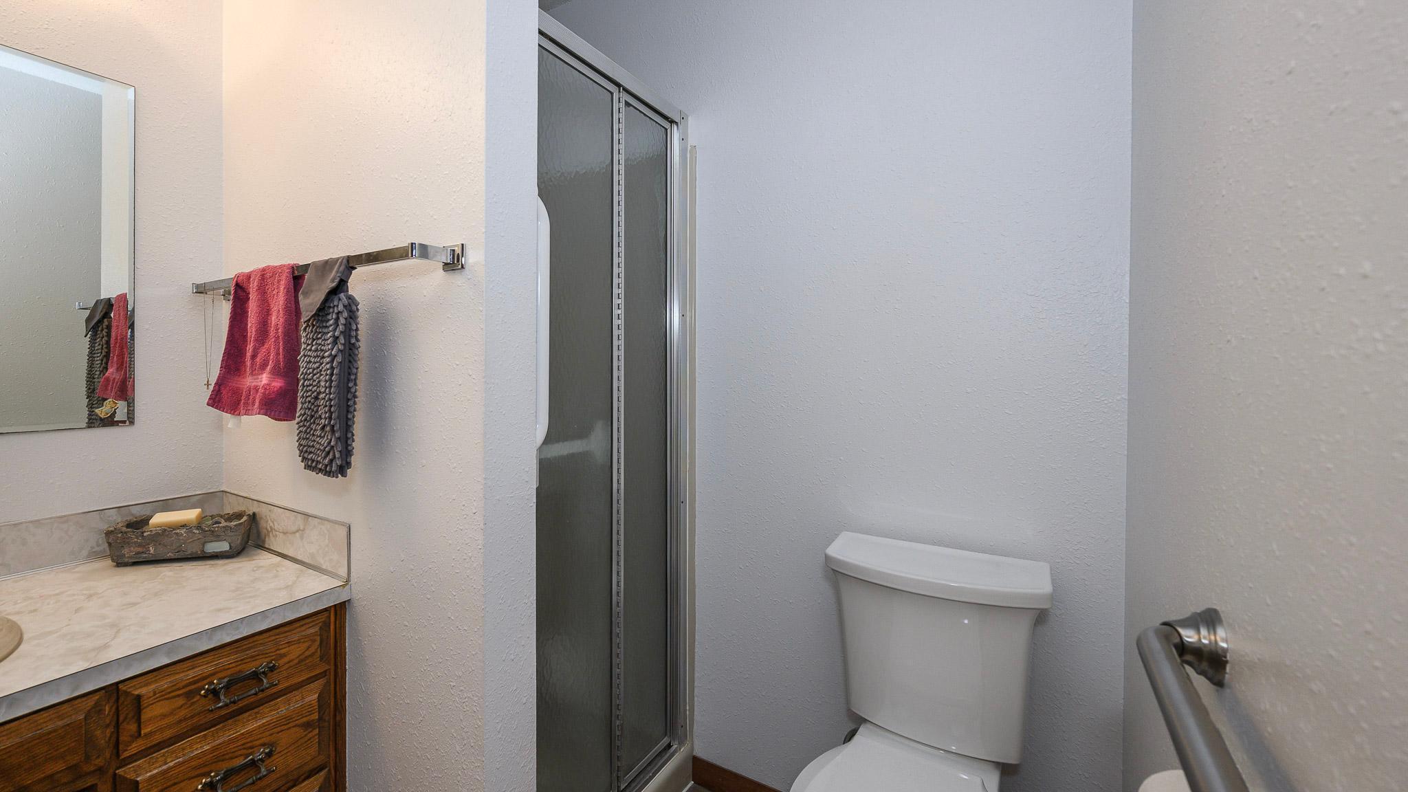 1976 single family home for sale at 8155 34th Avenue SE in Wishek, ND — 4 bed, 3 bath (photo 22 of 69)