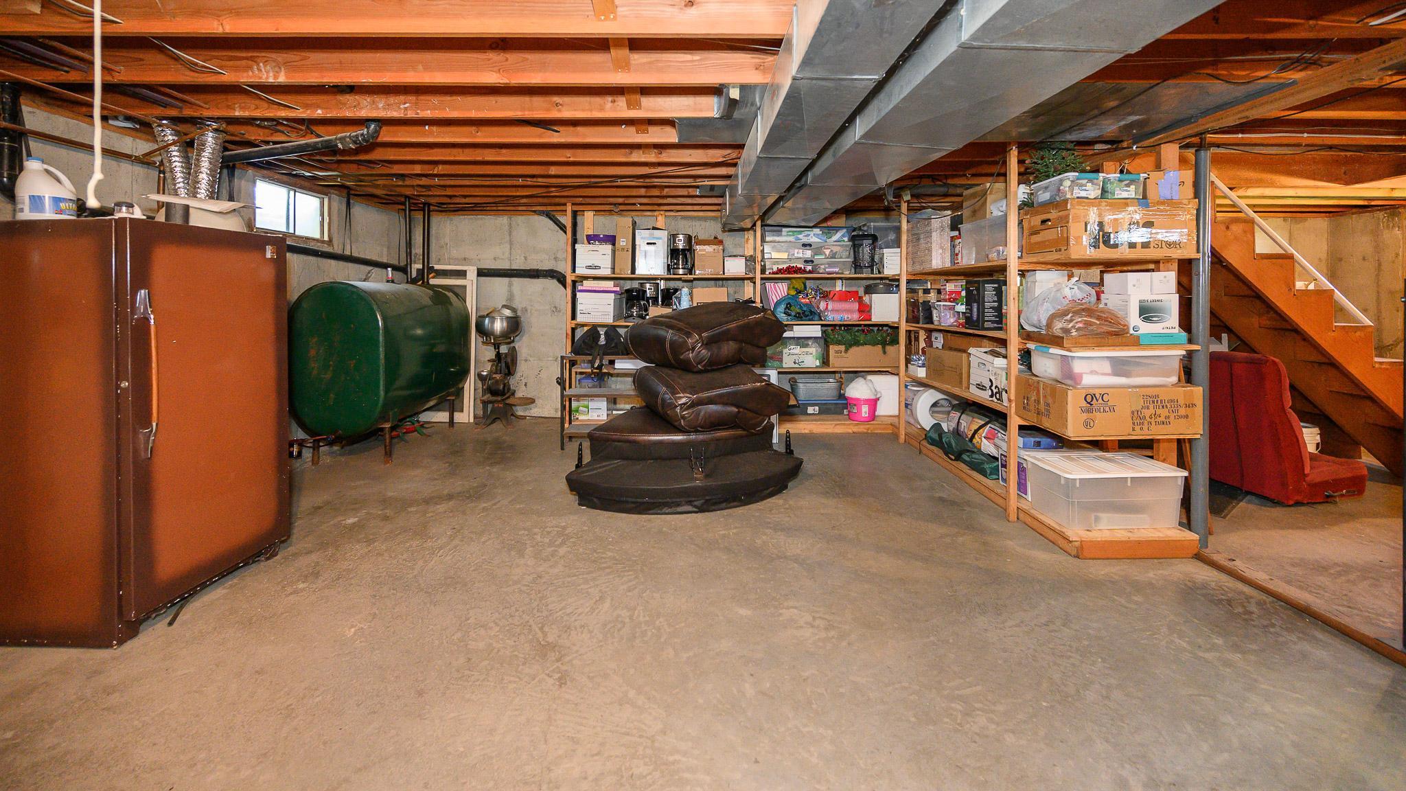 1976 single family home for sale at 8155 34th Avenue SE in Wishek, ND — 4 bed, 3 bath (photo 38 of 69)