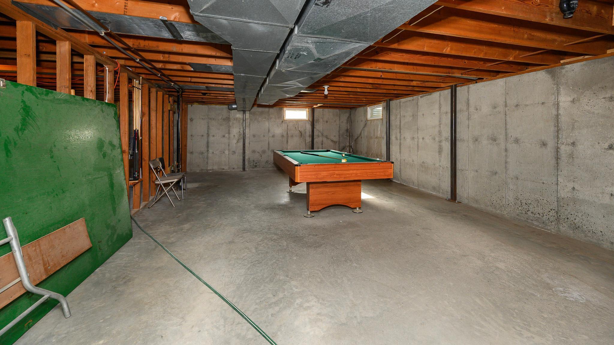 1976 single family home for sale at 8155 34th Avenue SE in Wishek, ND — 4 bed, 3 bath (photo 40 of 69)