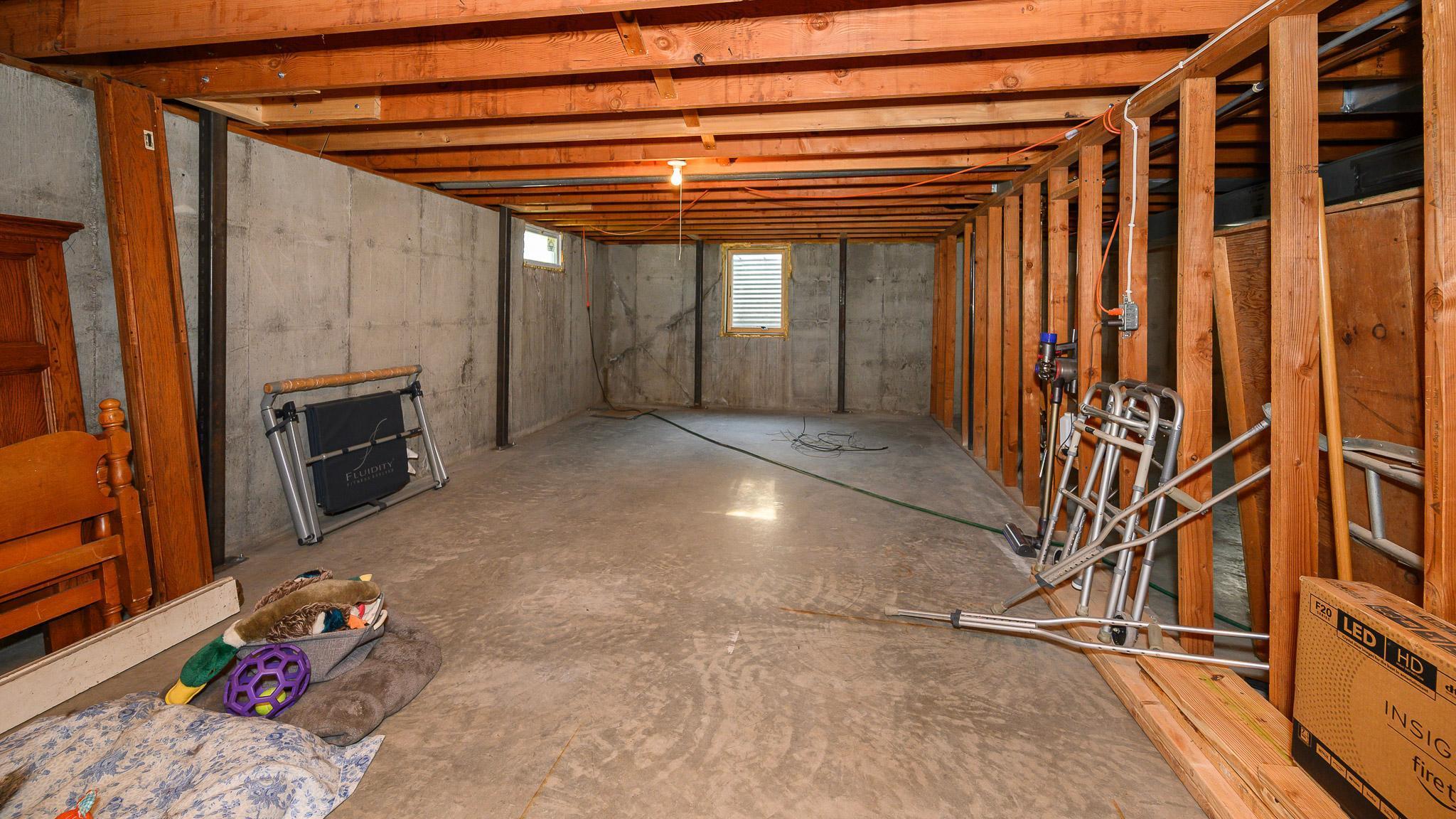 1976 single family home for sale at 8155 34th Avenue SE in Wishek, ND — 4 bed, 3 bath (photo 41 of 69)