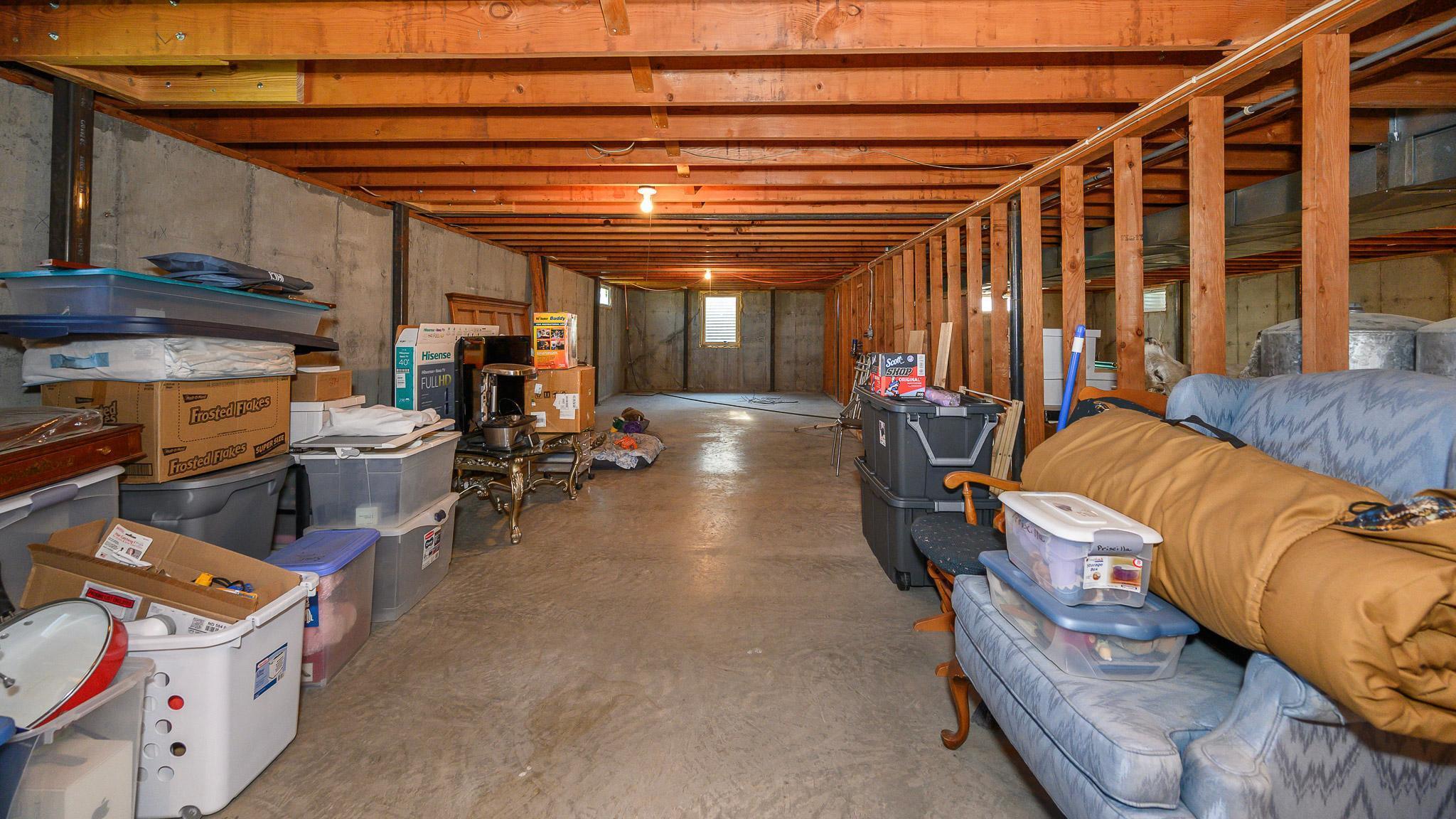 1976 single family home for sale at 8155 34th Avenue SE in Wishek, ND — 4 bed, 3 bath (photo 42 of 69)