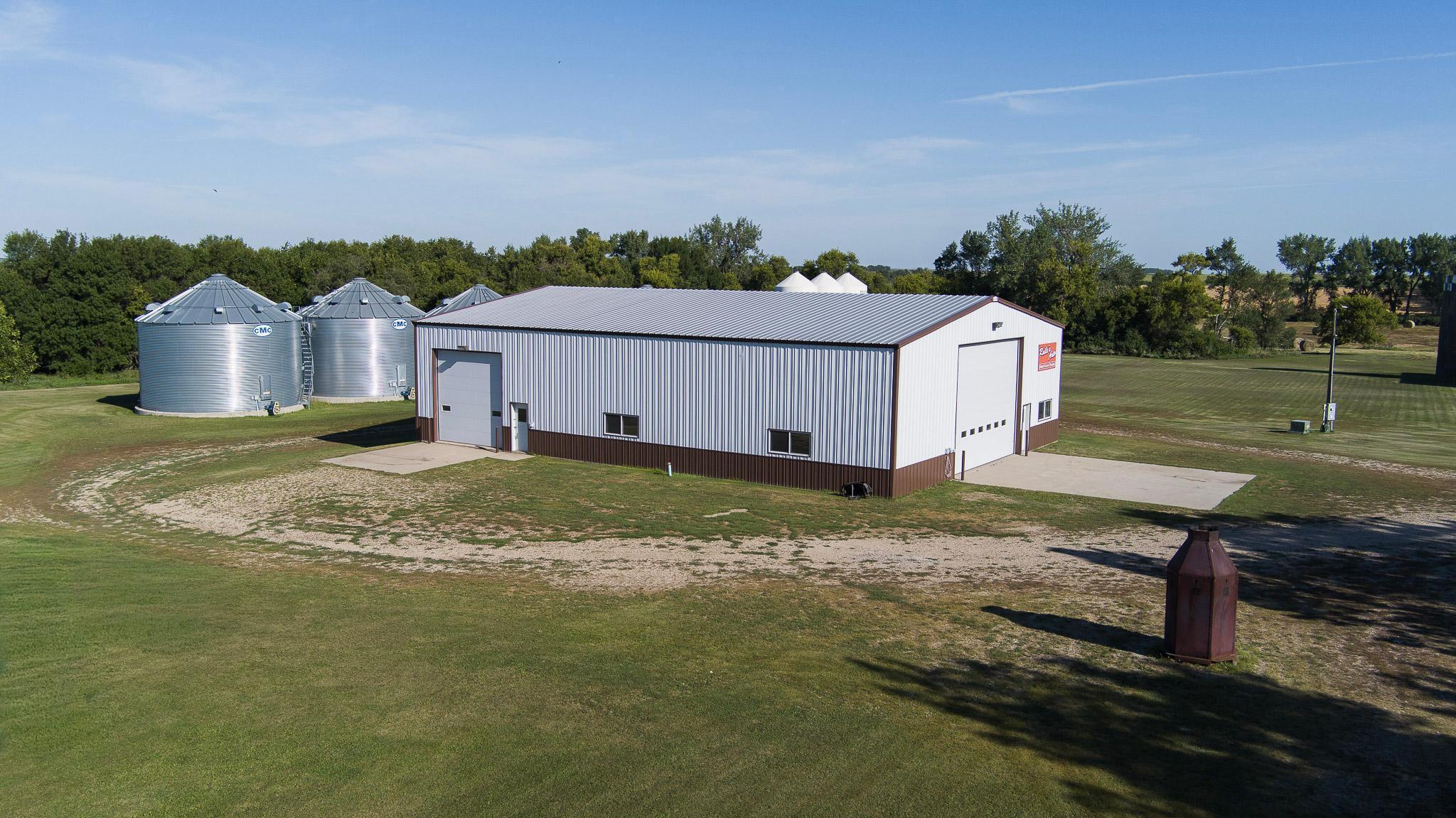 1976 single family home for sale at 8155 34th Avenue SE in Wishek, ND — 4 bed, 3 bath (photo 46 of 69)