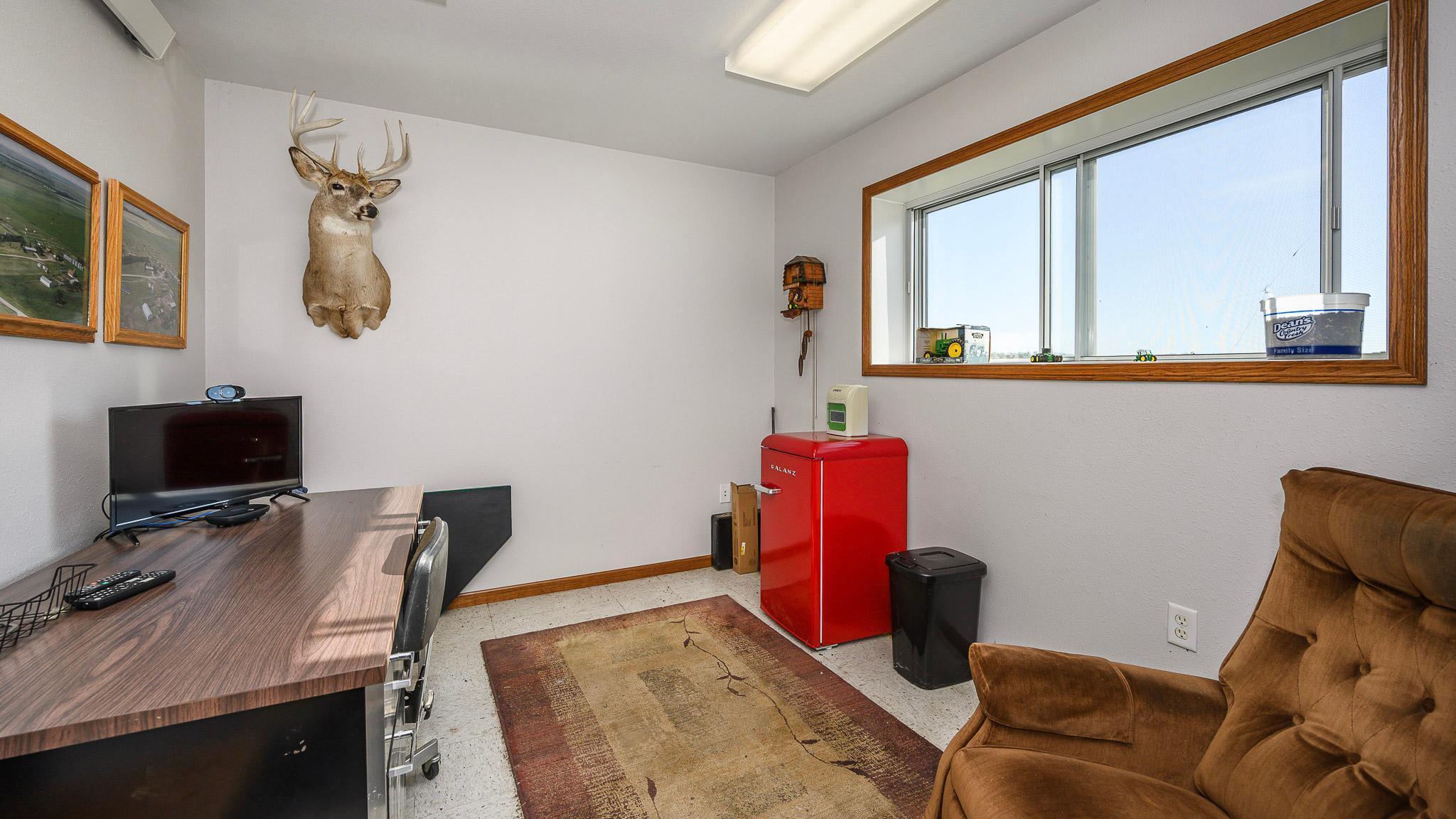 1976 single family home for sale at 8155 34th Avenue SE in Wishek, ND — 4 bed, 3 bath (photo 52 of 69)