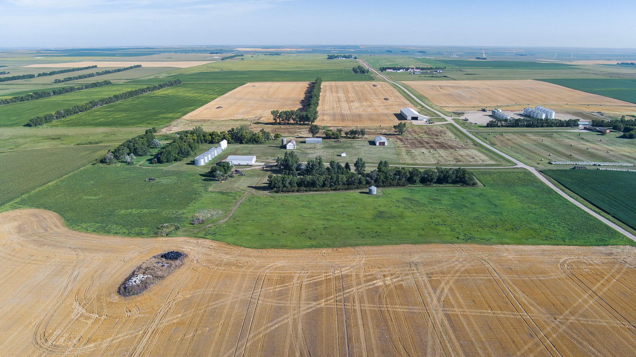 1976 single family home for sale at 8155 34th Avenue SE in Wishek, ND — 4 bed, 3 bath (photo 60 of 69)