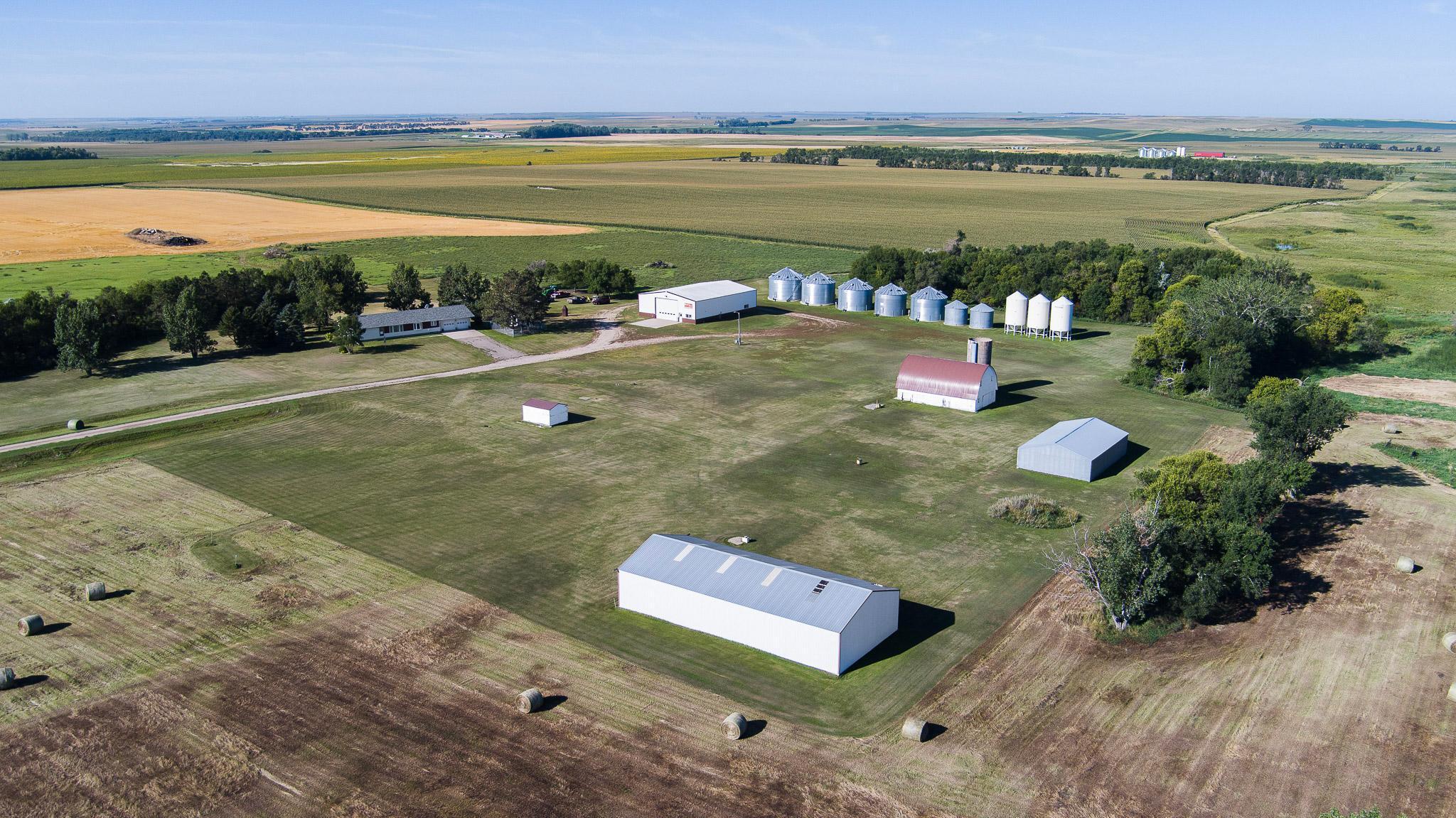 1976 single family home for sale at 8155 34th Avenue SE in Wishek, ND — 4 bed, 3 bath (photo 65 of 69)