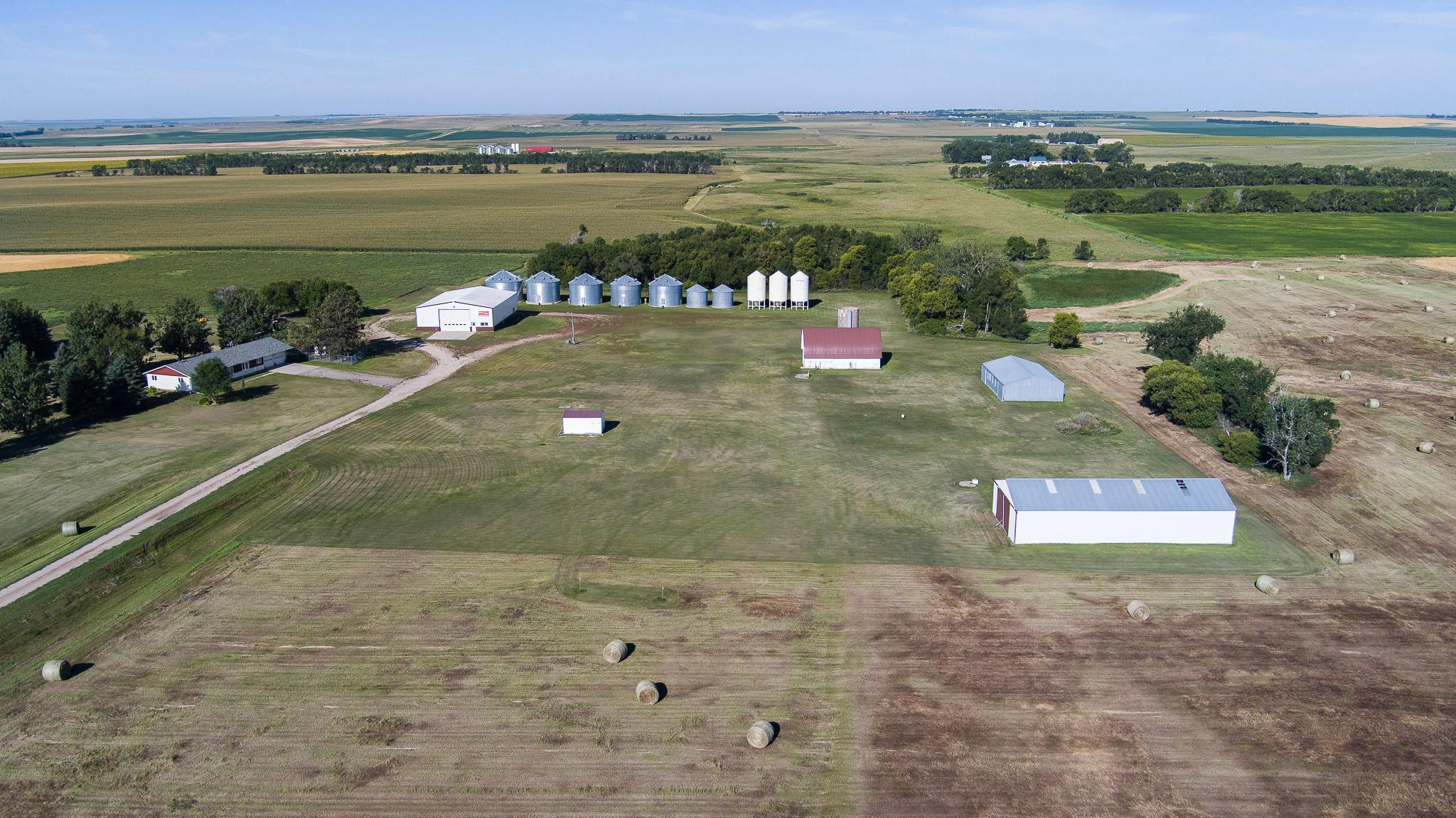 1976 single family home for sale at 8155 34th Avenue SE in Wishek, ND — 4 bed, 3 bath (photo 66 of 69)