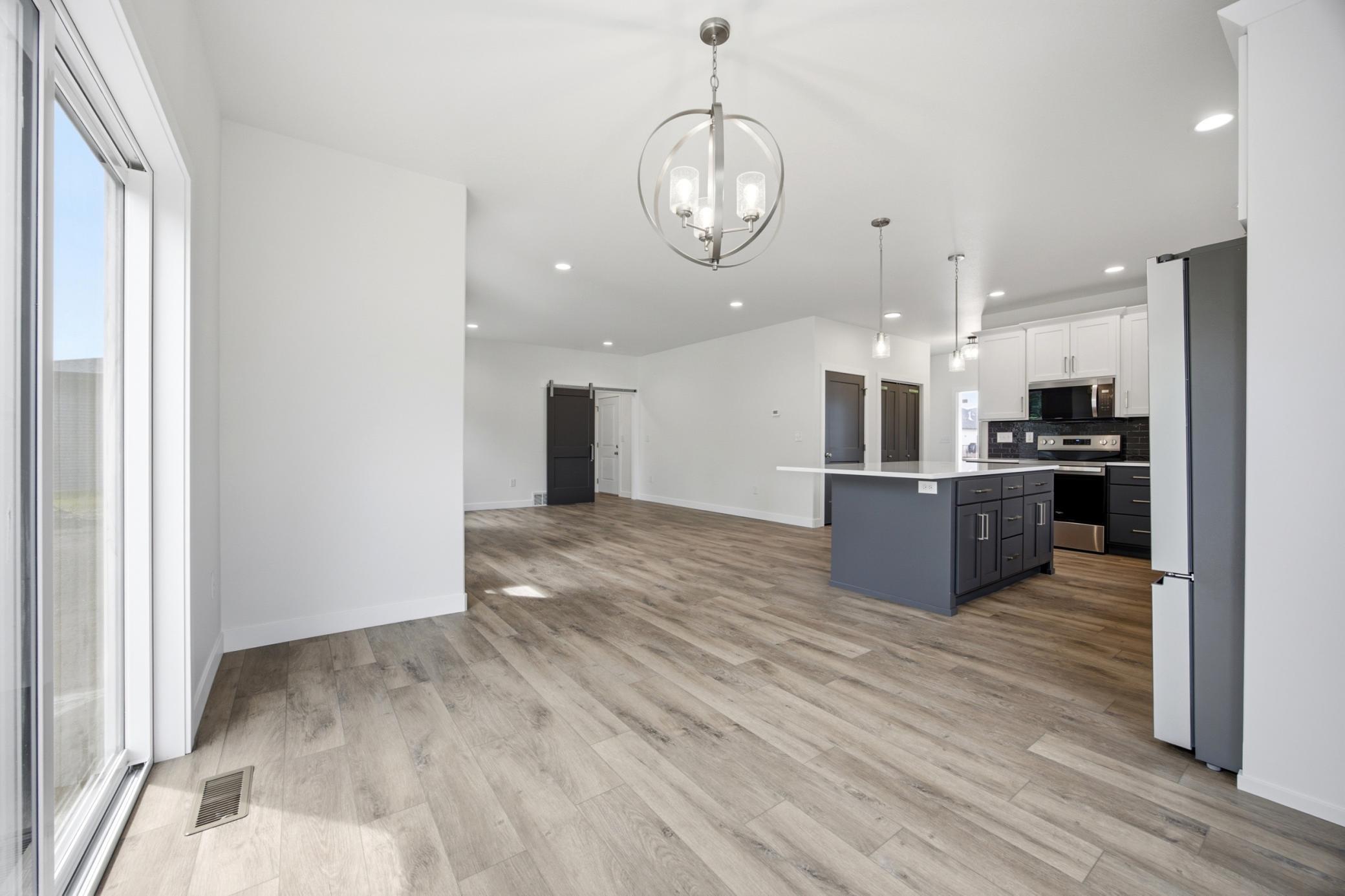 2025 single family home for sale at 8916 Meadowlark Parkway in Horace, ND — 4 bed, 3 bath (photo 11 of 33)