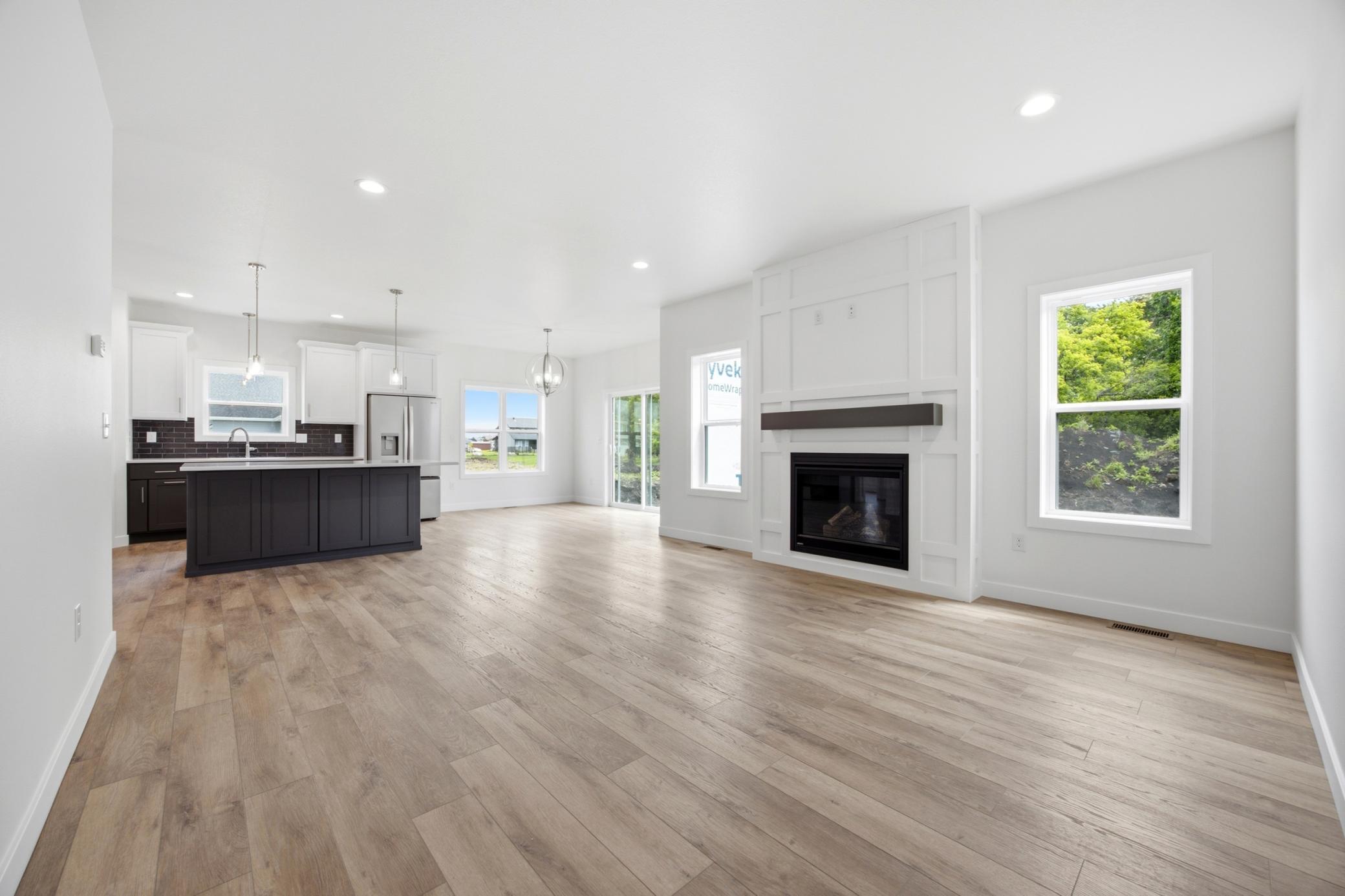 2025 single family home for sale at 8916 Meadowlark Parkway in Horace, ND — 4 bed, 3 bath (photo 14 of 33)