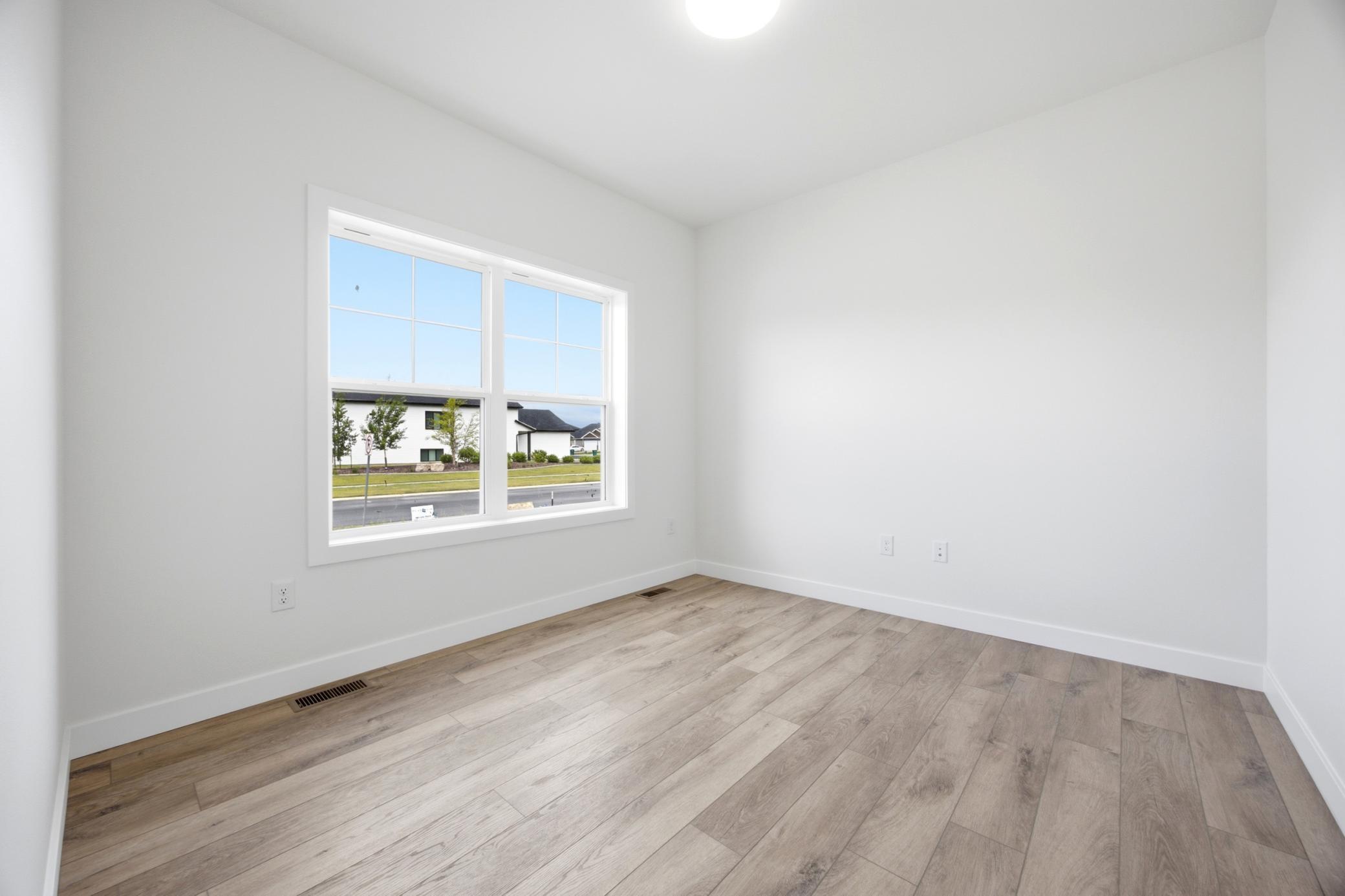 2025 single family home for sale at 8916 Meadowlark Parkway in Horace, ND — 4 bed, 3 bath (photo 3 of 33)