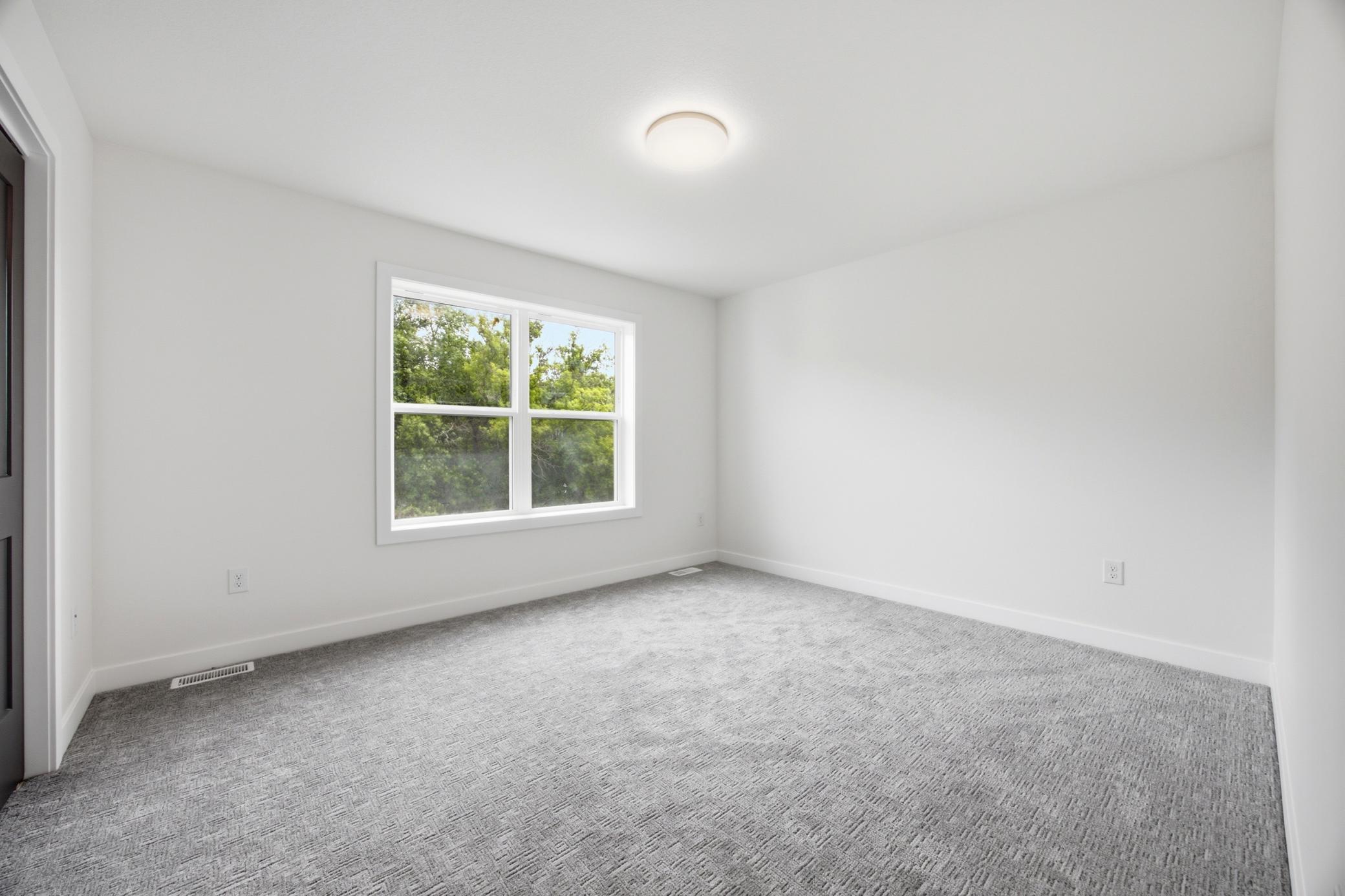 2025 single family home for sale at 8916 Meadowlark Parkway in Horace, ND — 4 bed, 3 bath (photo 22 of 33)