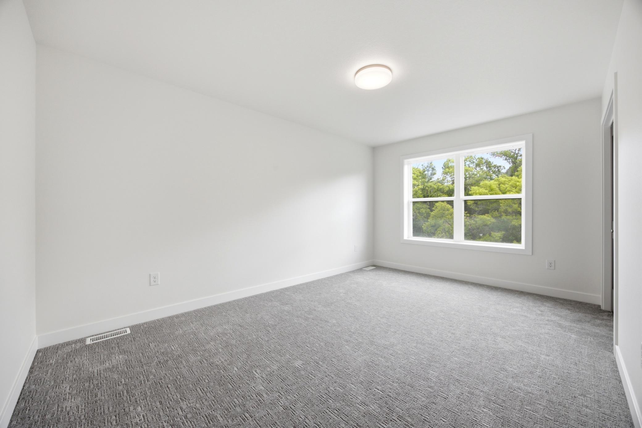 2025 single family home for sale at 8916 Meadowlark Parkway in Horace, ND — 4 bed, 3 bath (photo 24 of 33)
