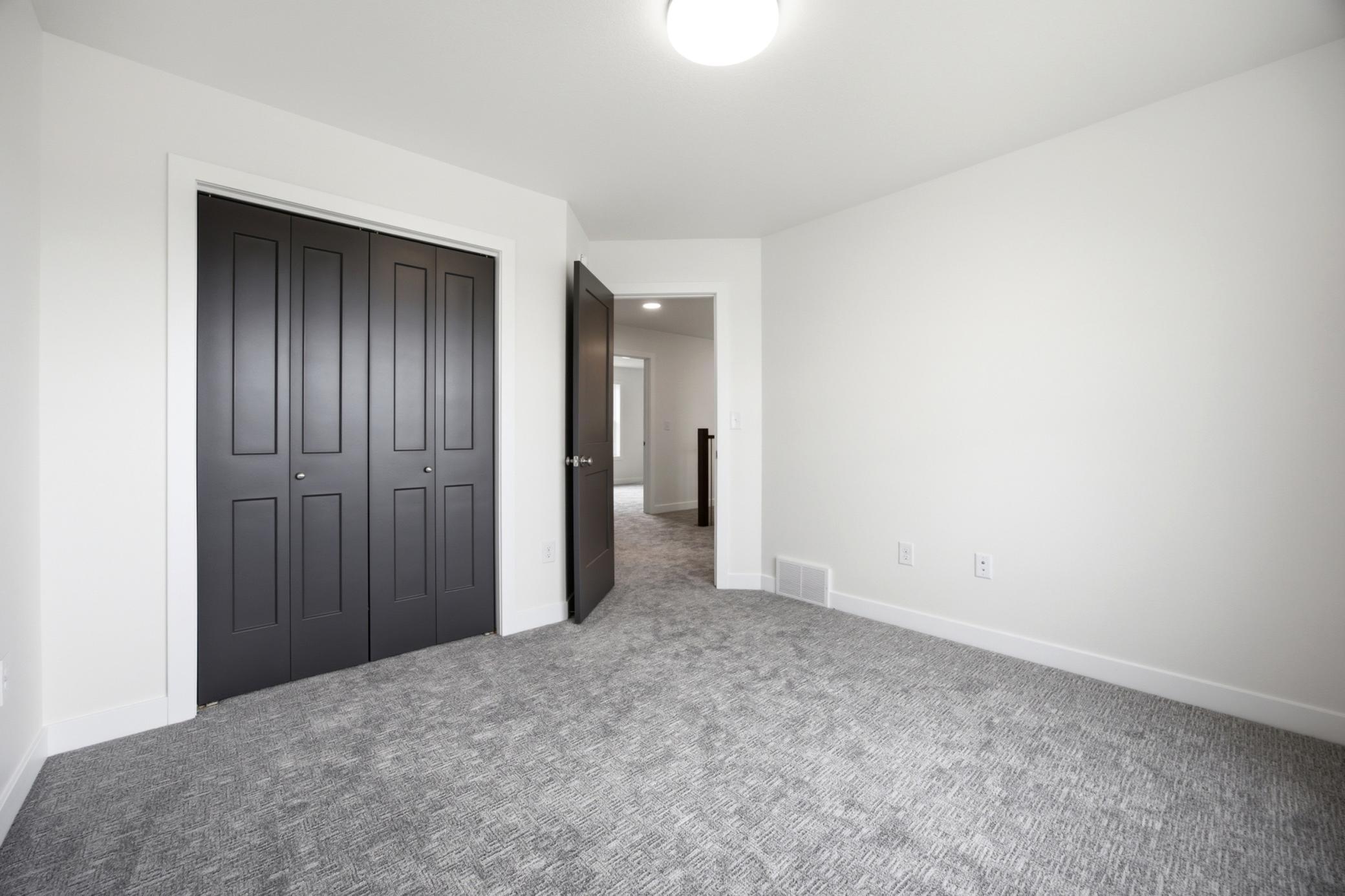 2025 single family home for sale at 8916 Meadowlark Parkway in Horace, ND — 4 bed, 3 bath (photo 27 of 33)