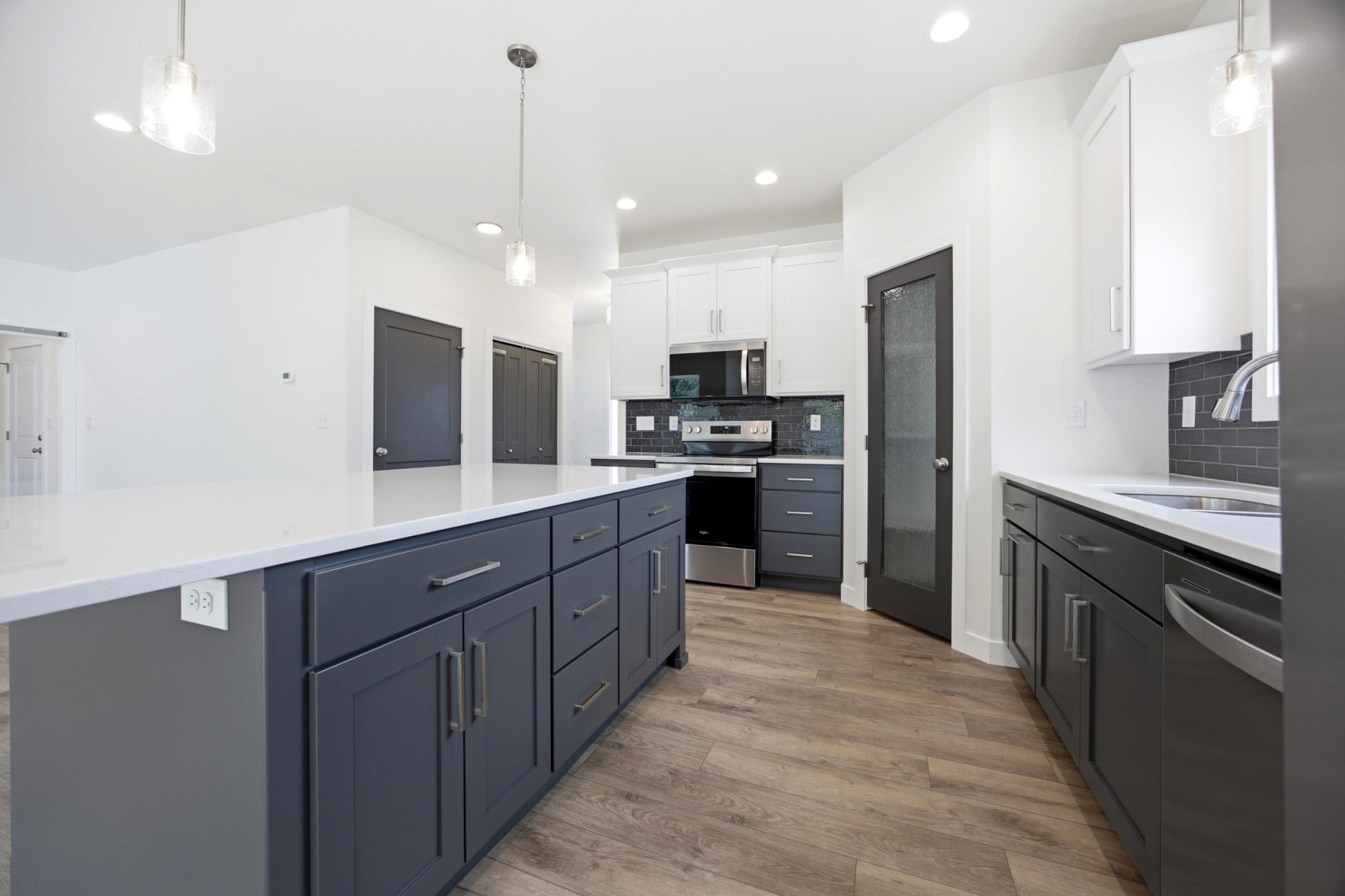 2025 single family home for sale at 8916 Meadowlark Parkway in Horace, ND — 4 bed, 3 bath (photo 7 of 33)