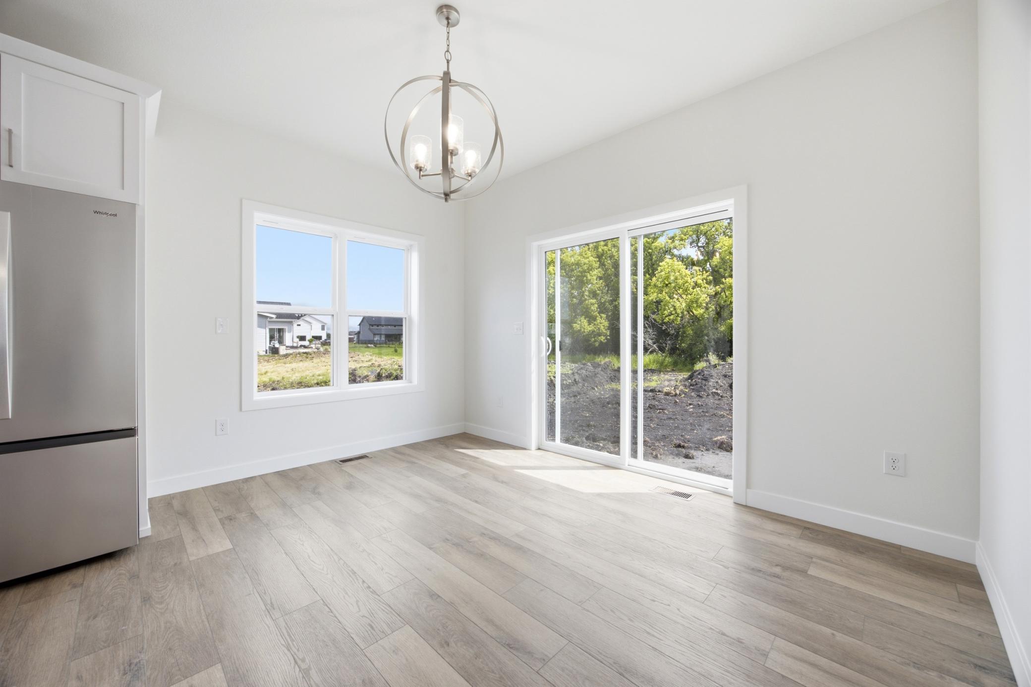 2025 single family home for sale at 8916 Meadowlark Parkway in Horace, ND — 4 bed, 3 bath (photo 10 of 33)