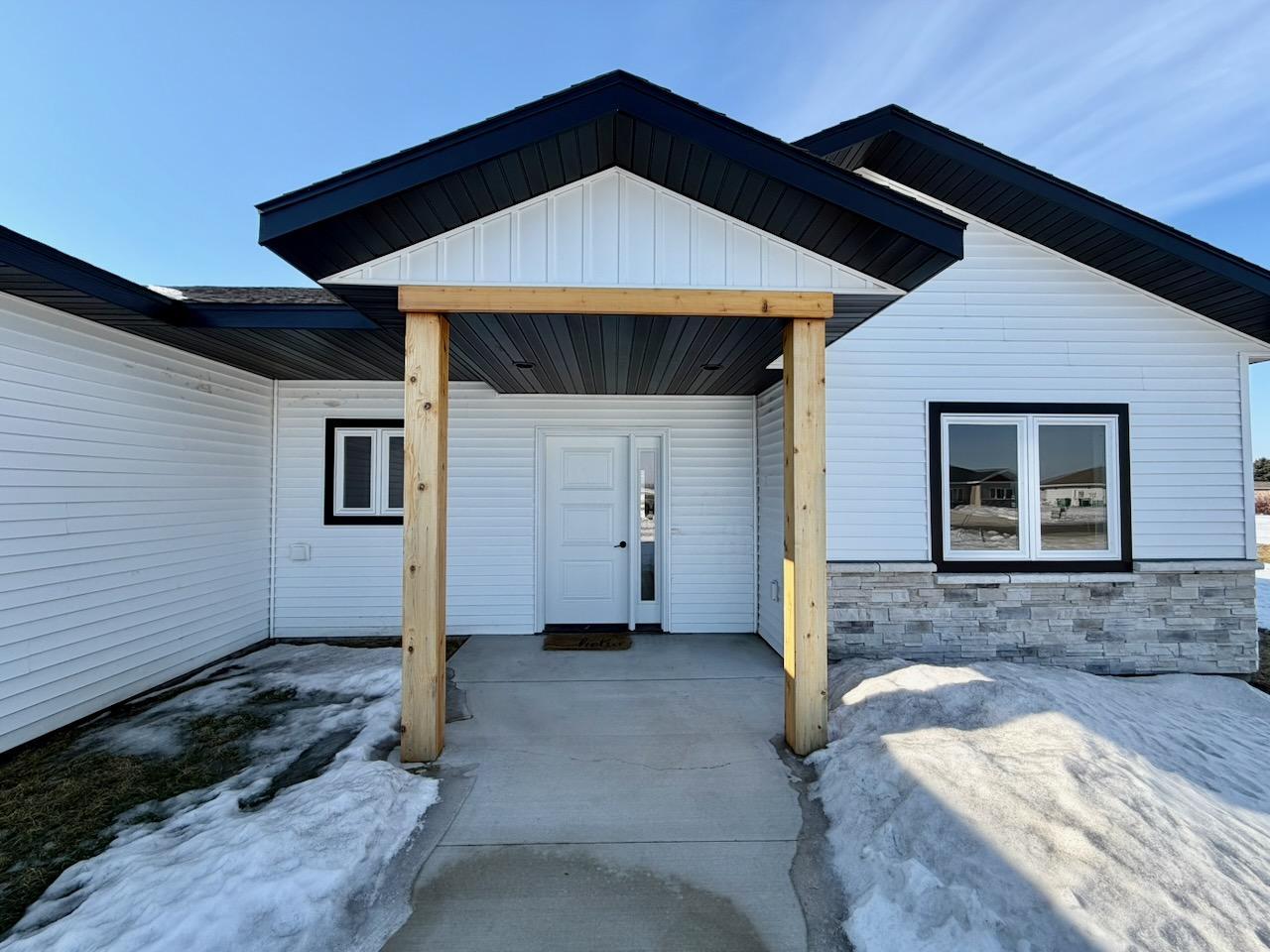 105 16th Street N, Breckenridge MN 56520 - Photo 5 of 44