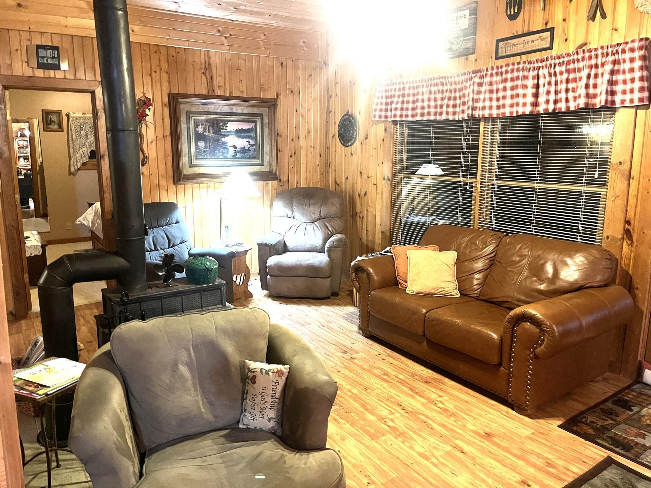1958 single family home for sale at 38919 E Union Drive in Erskine, MN — 4 bed, 2 bath (photo 5 of 45)