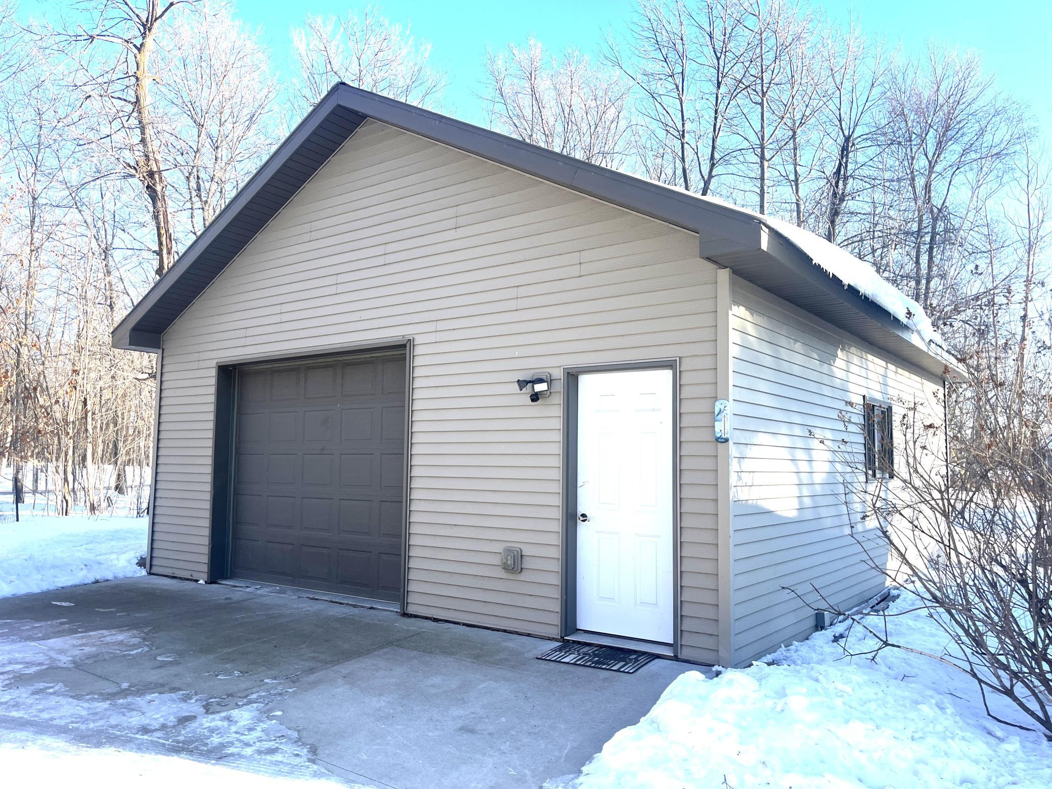 1958 single family home for sale at 38919 E Union Drive in Erskine, MN — 4 bed, 2 bath (photo 44 of 45)
