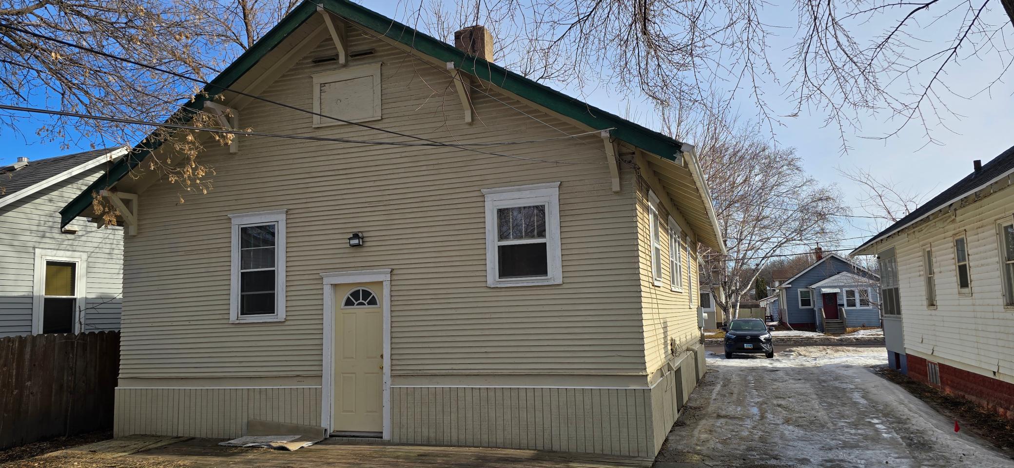 714 Oak Street N, Fargo ND 58102 - Photo 3 of 41
