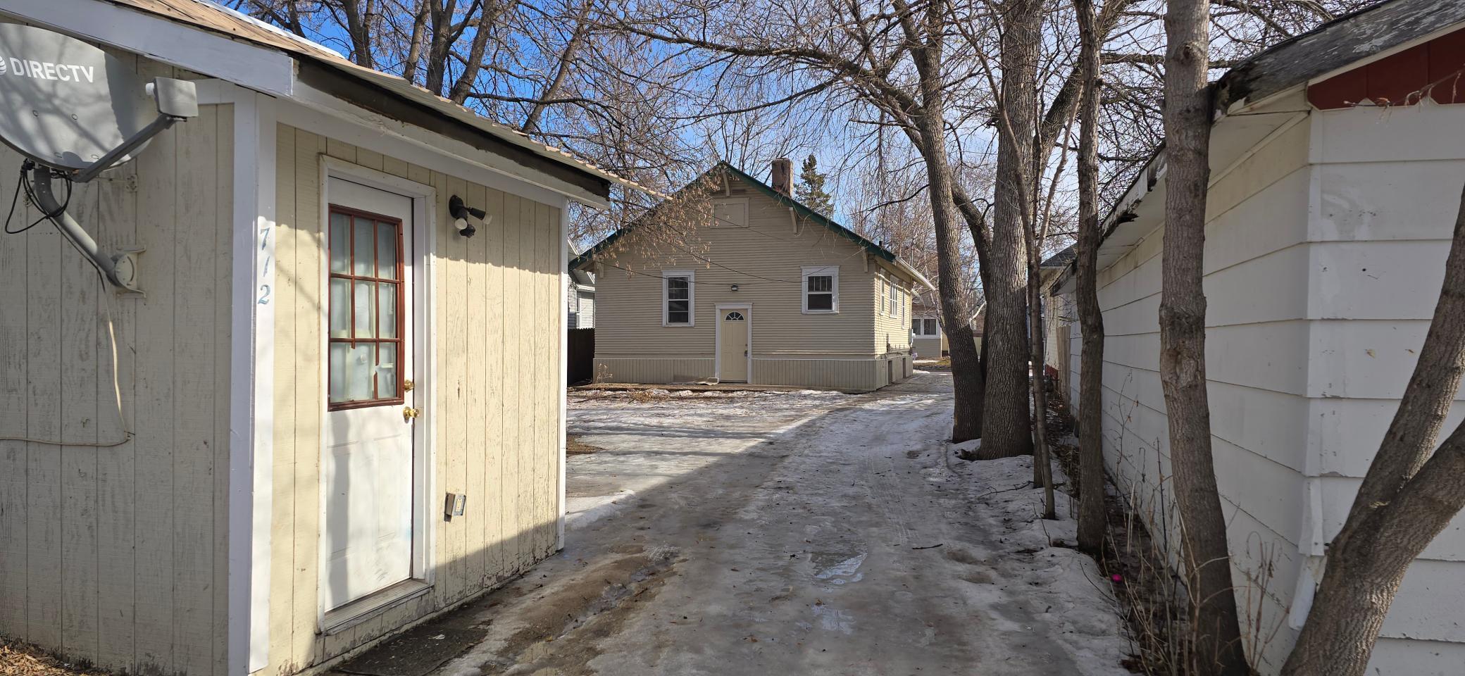 714 Oak Street N, Fargo ND 58102 - Photo 5 of 41