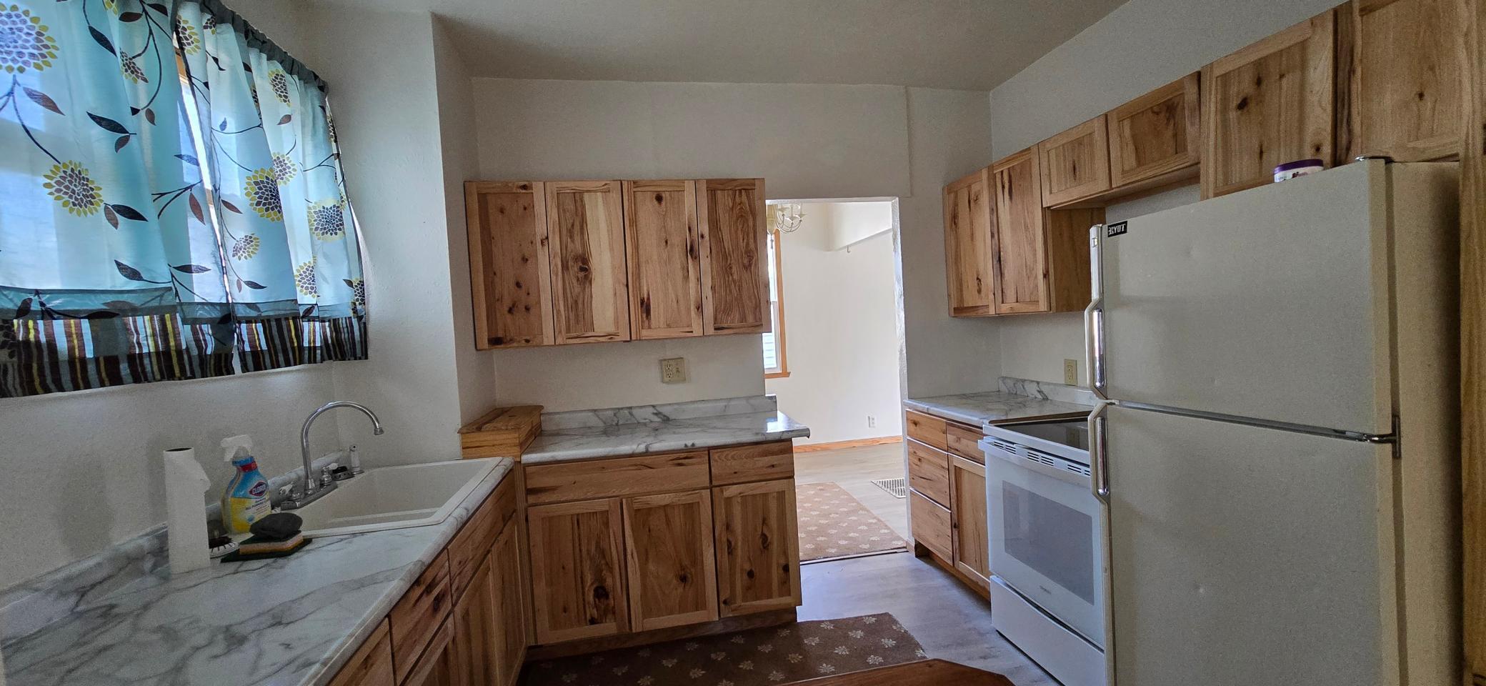 714 Oak Street N, Fargo ND 58102 - Photo 6 of 41