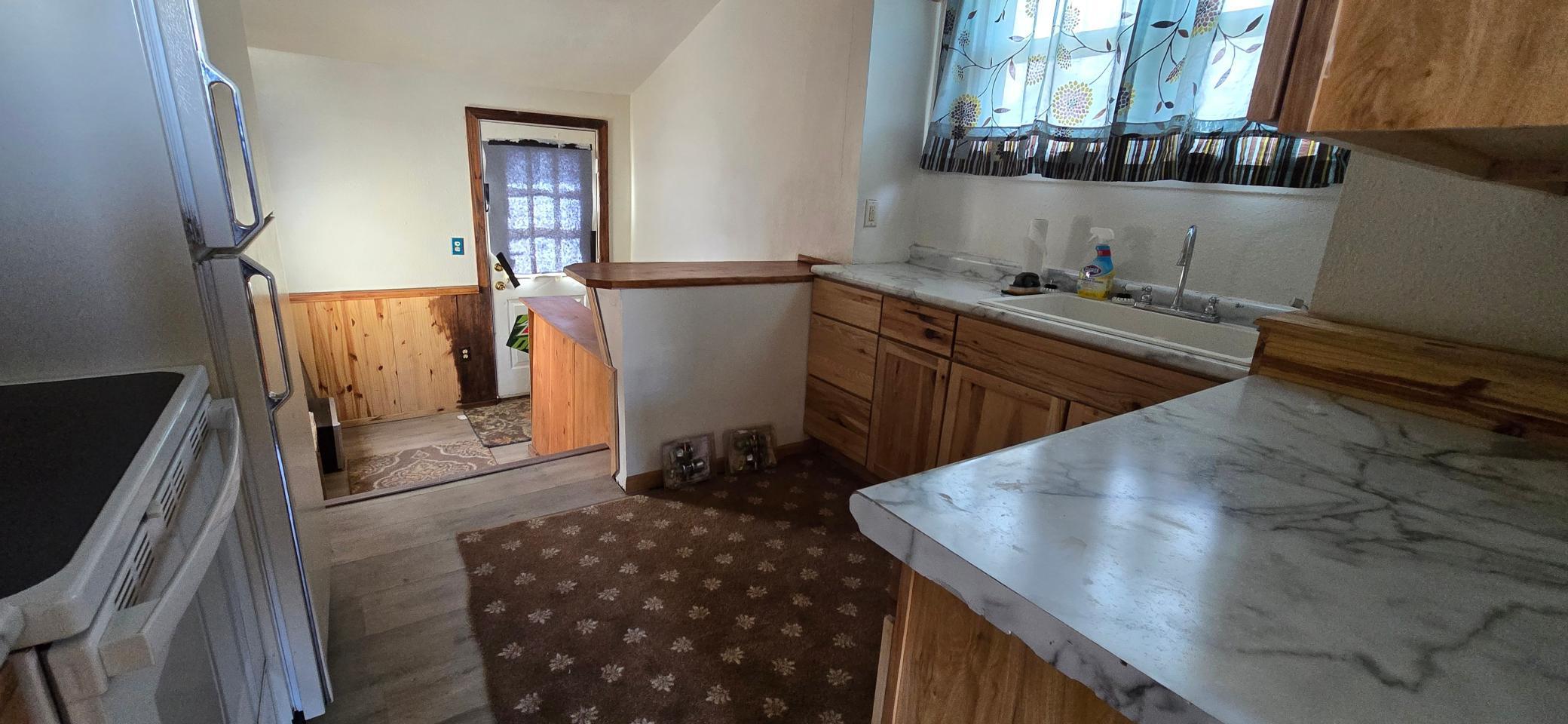 714 Oak Street N, Fargo ND 58102 - Photo 7 of 41