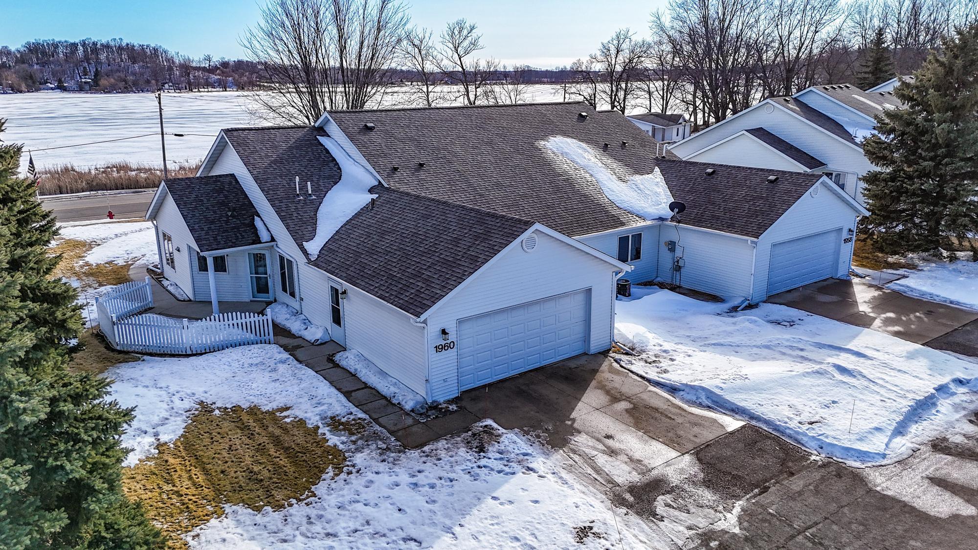 1999 condo for sale at 1960 Long Bridge Road in Detroit Lakes, MN — 2 bed, 2 bath (photo 3 of 64)