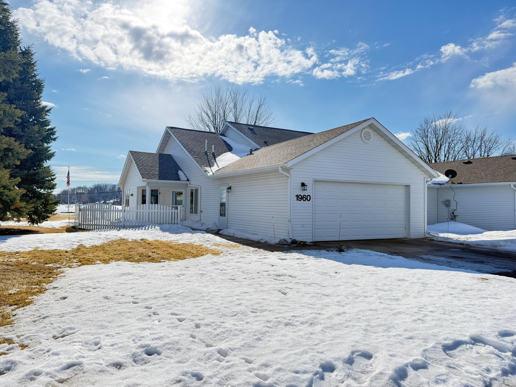 1999 condo for sale at 1960 Long Bridge Road in Detroit Lakes, MN — 2 bed, 2 bath (photo 4 of 64)