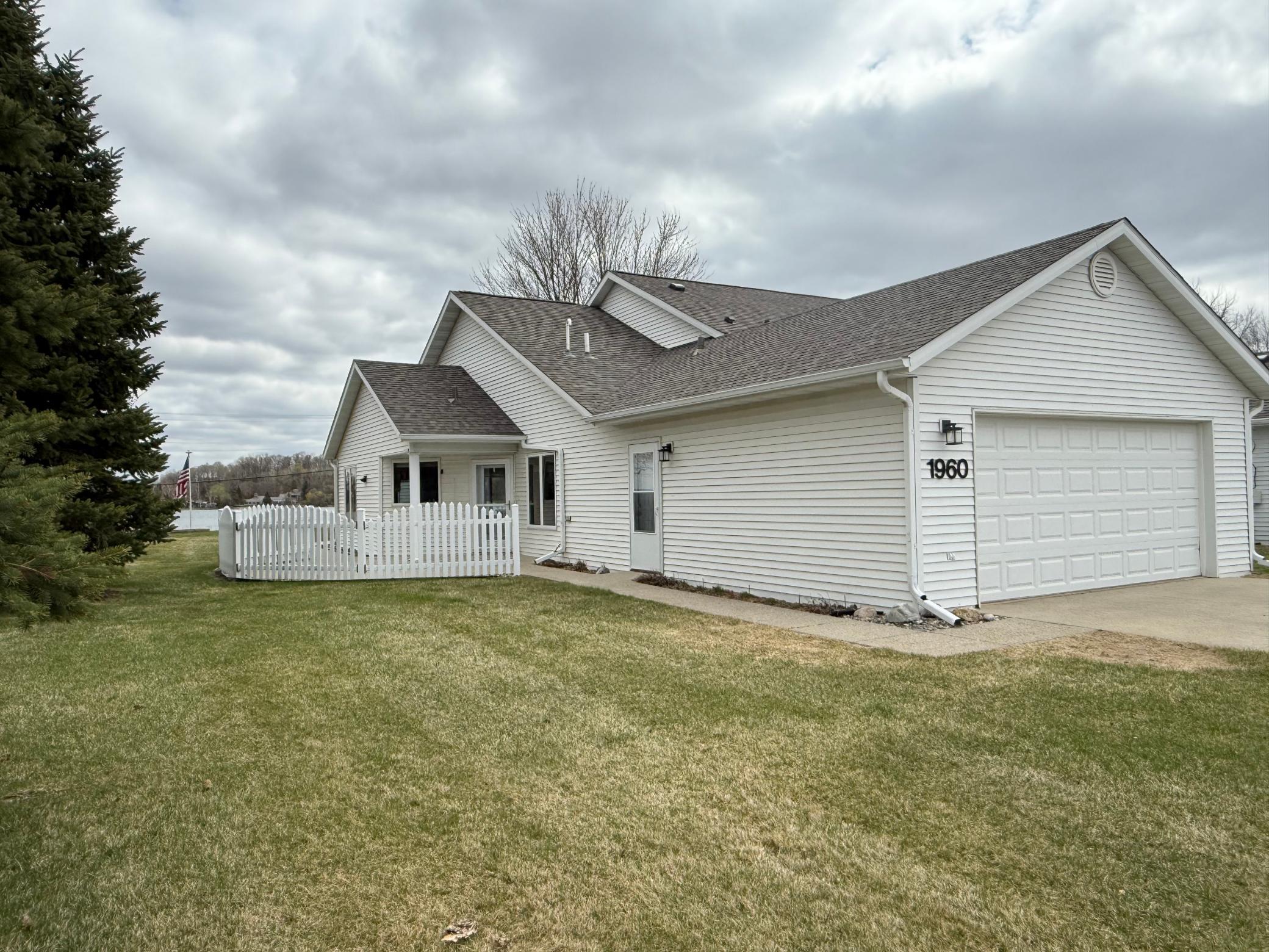 1999 condo for sale at 1960 Long Bridge Road in Detroit Lakes, MN — 2 bed, 2 bath (photo 3 of 65)