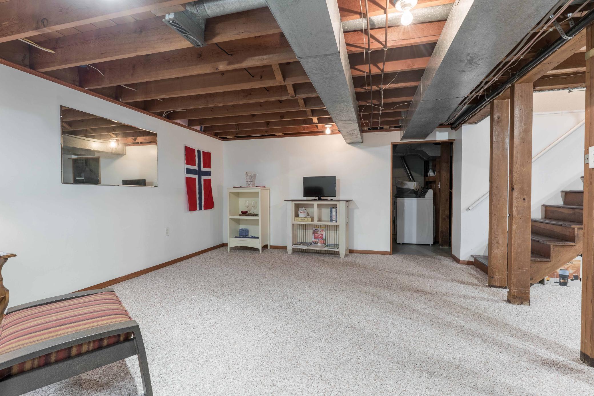 1950 single family home for sale at 202 Lake Avenue S in Ottertail, MN — 1 bed, 2 bath (photo 16 of 38)
