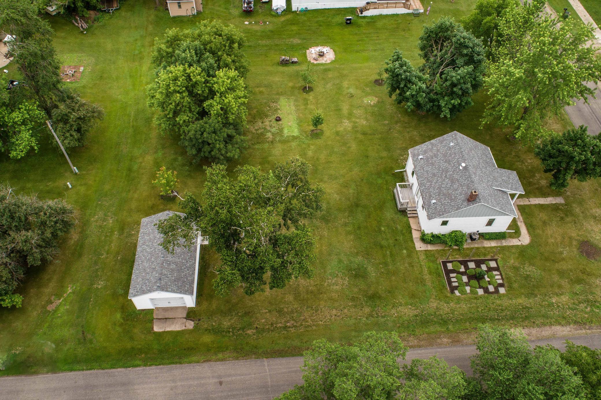 1950 single family home for sale at 202 Lake Avenue S in Ottertail, MN — 1 bed, 2 bath (photo 3 of 38)
