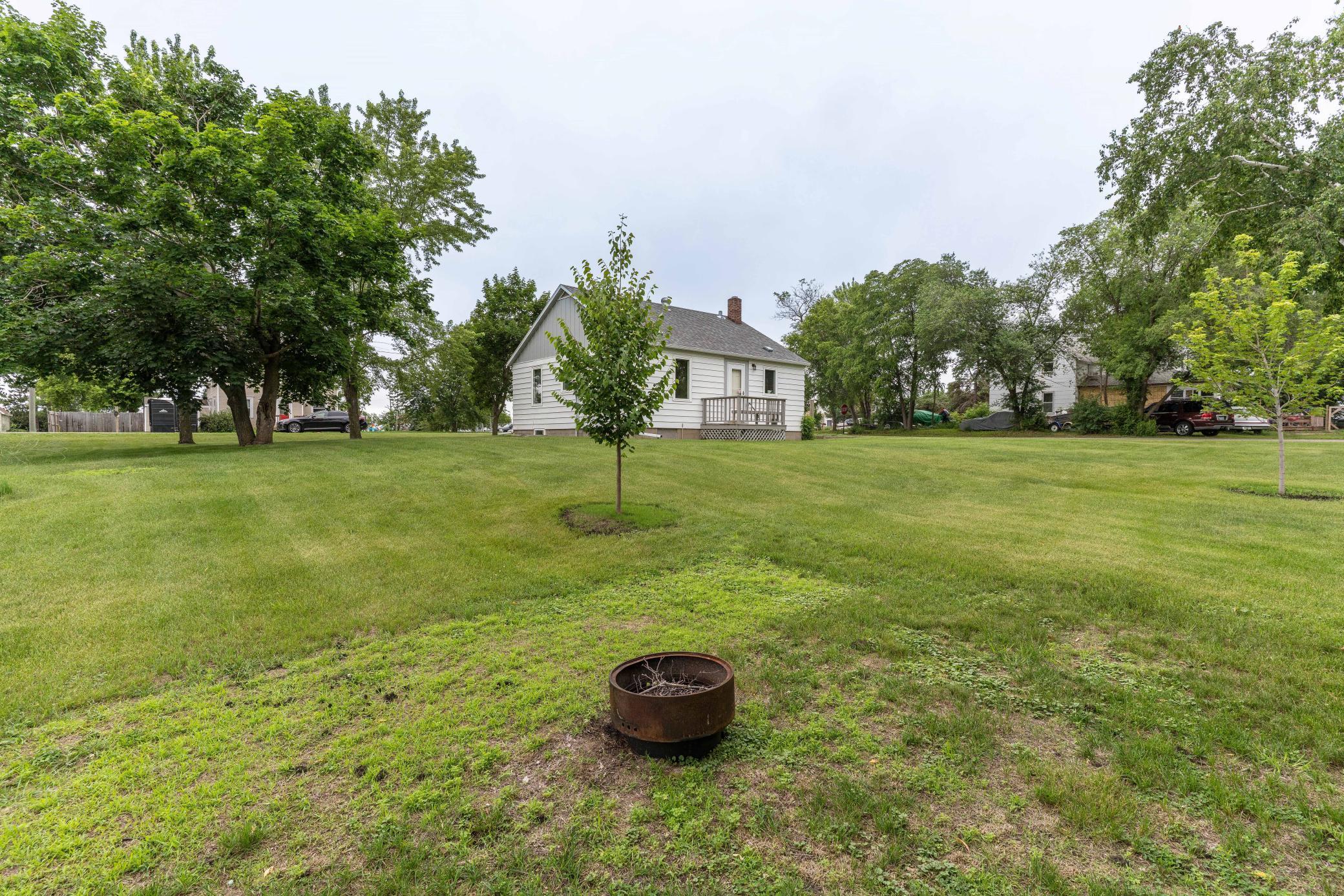 1950 single family home for sale at 202 Lake Avenue S in Ottertail, MN — 1 bed, 2 bath (photo 9 of 38)